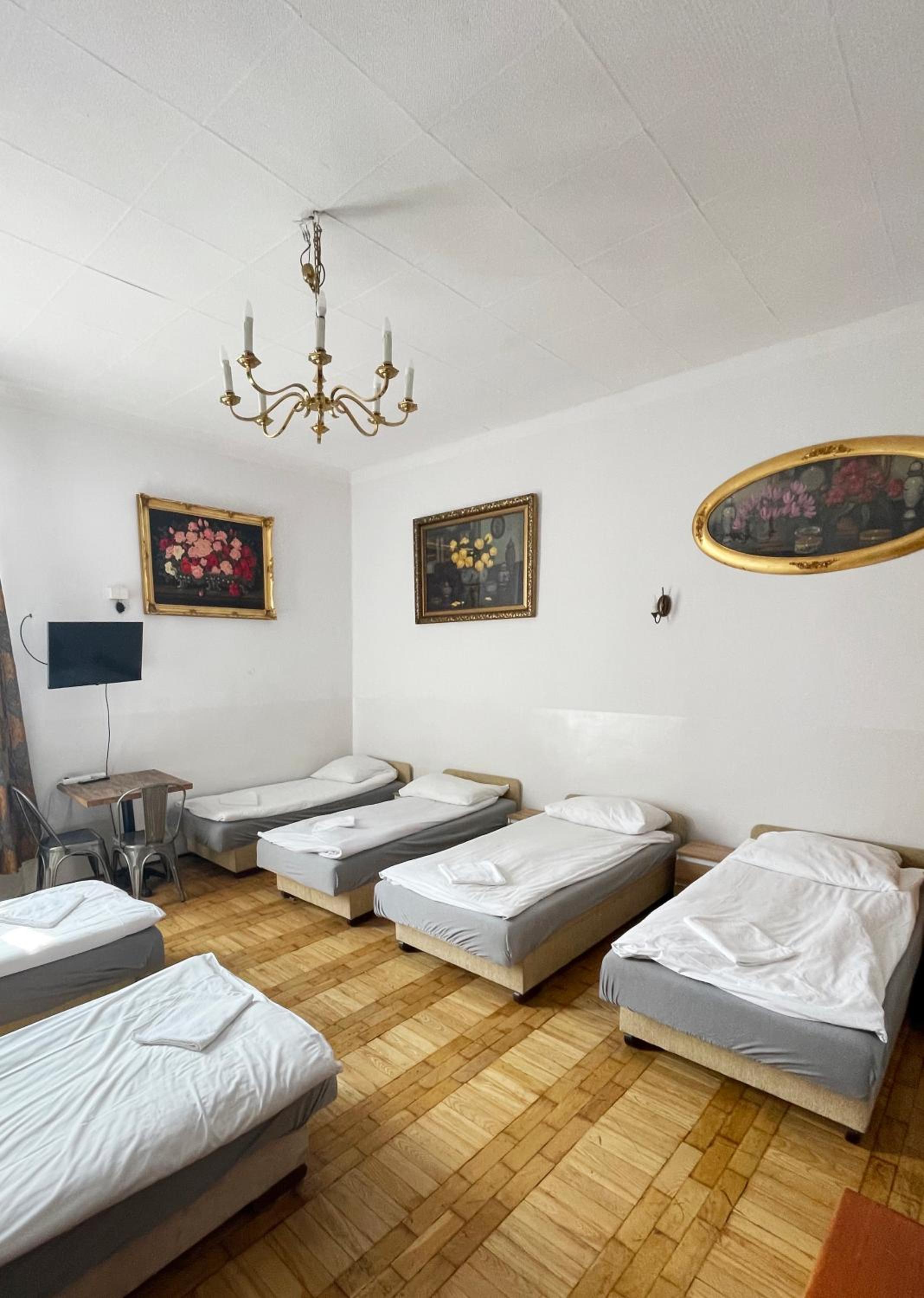 Two-Bedroom Apartment (6 Adults)