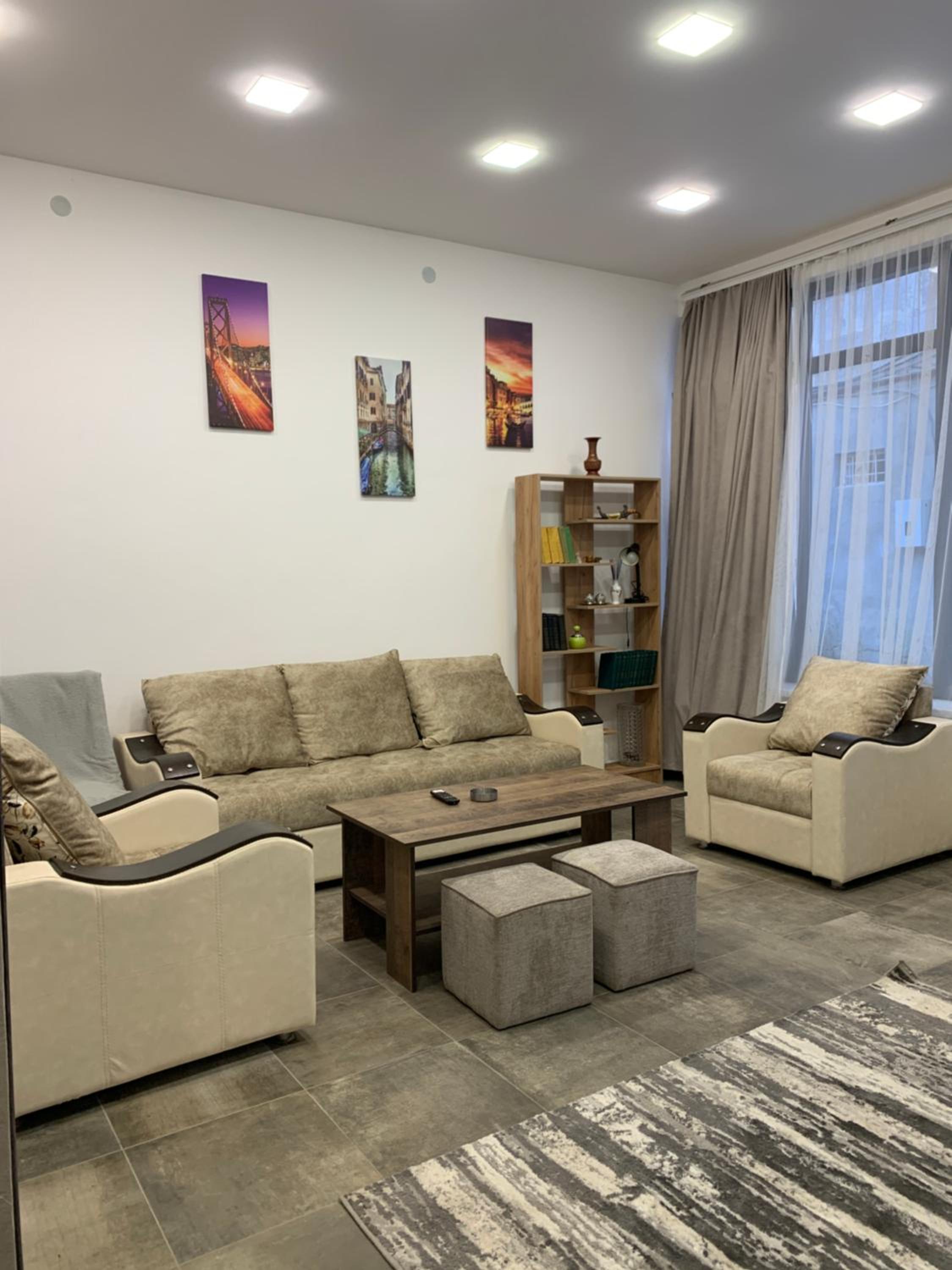 One-Bedroom Apartment photo 1