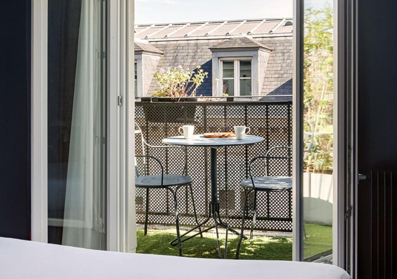 Superior Double Room with Balcony thumbnail 5