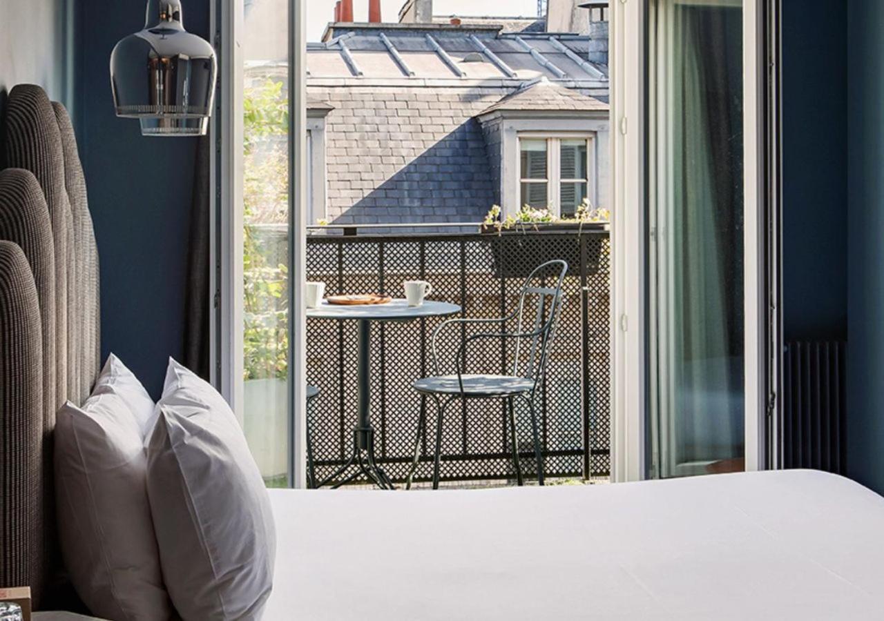 Superior Double Room with Balcony thumbnail 6
