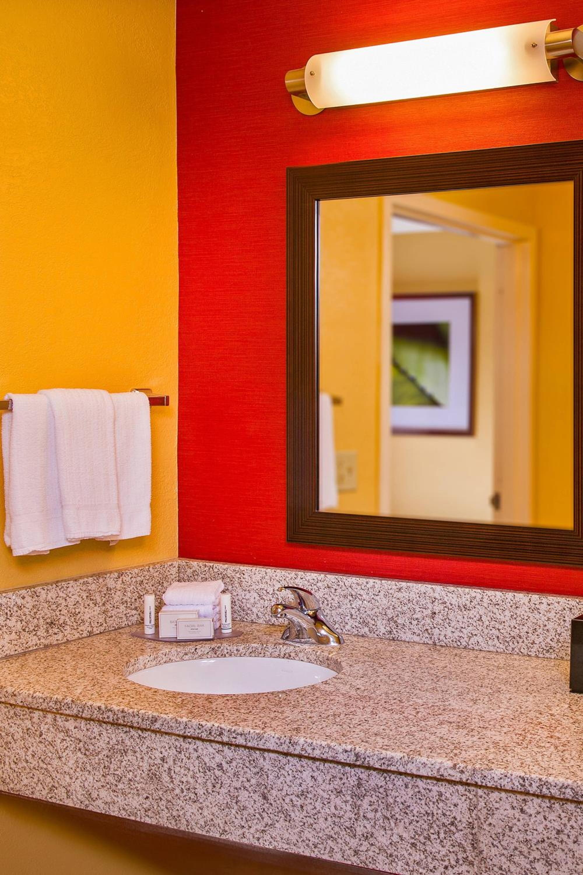 One-Bedroom King Suite