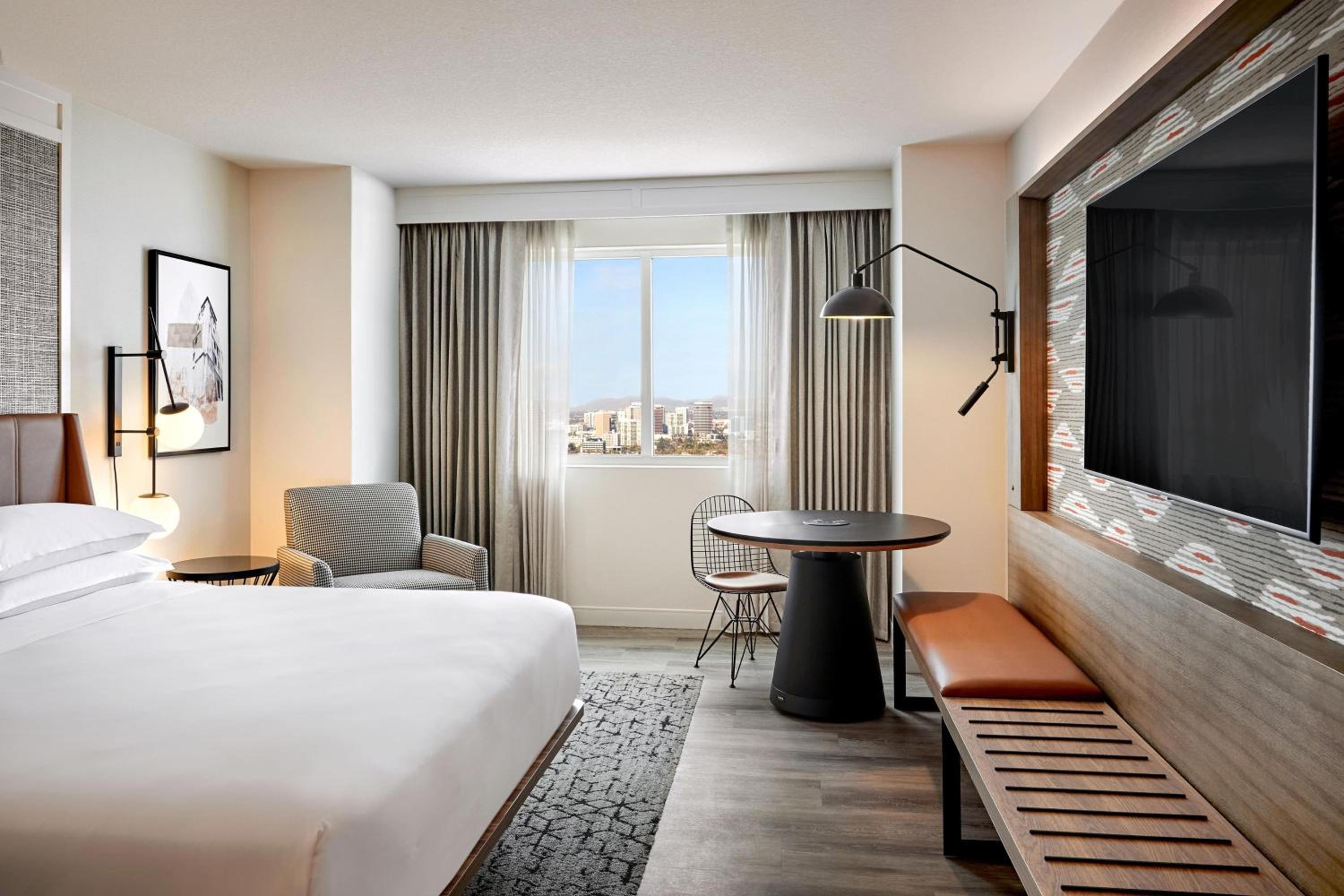 Traditional Room, Guest room, 1 King, City view, Low floor - Photo 2