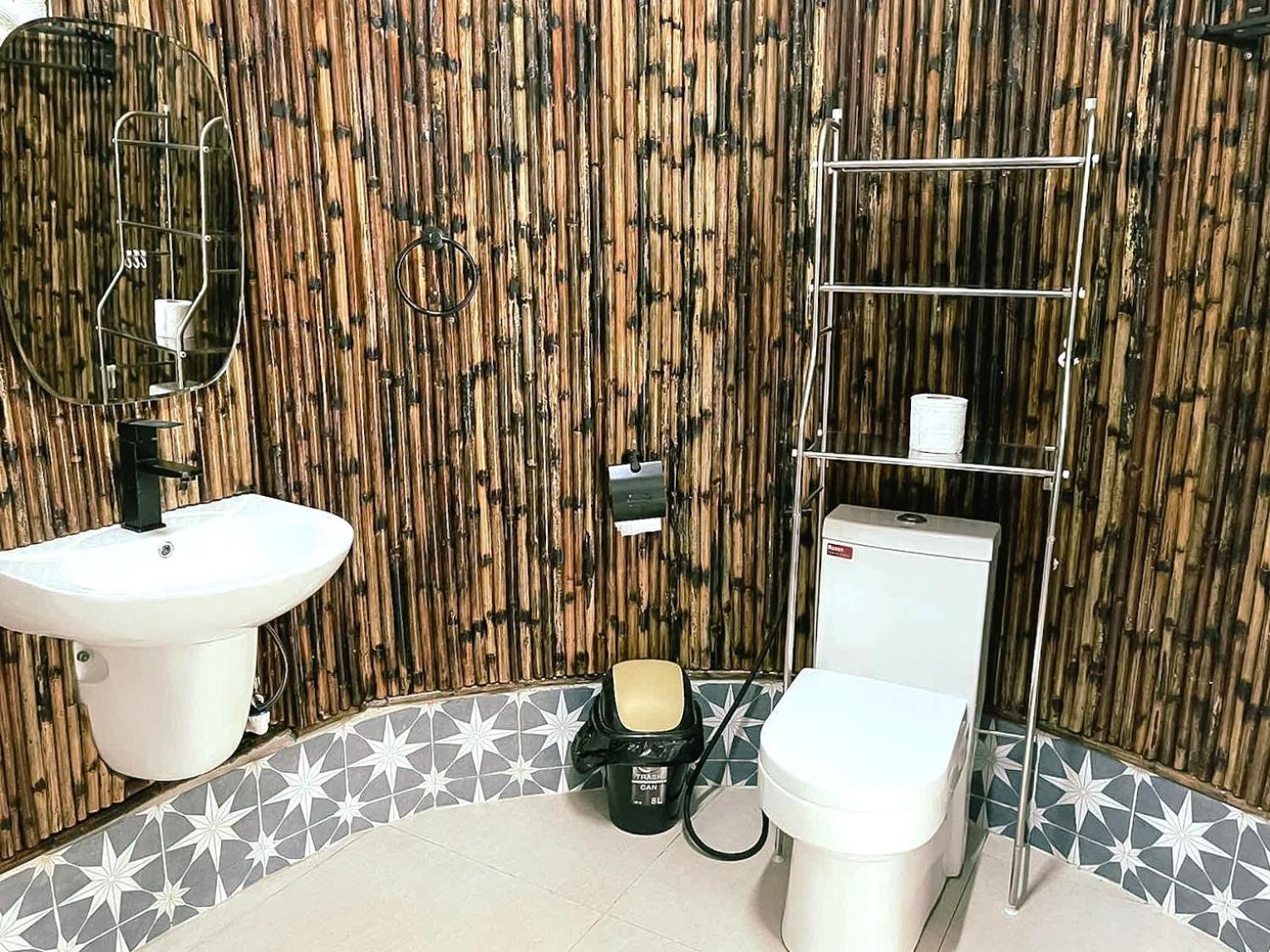 Double Room with Shared Bathroom photo 3