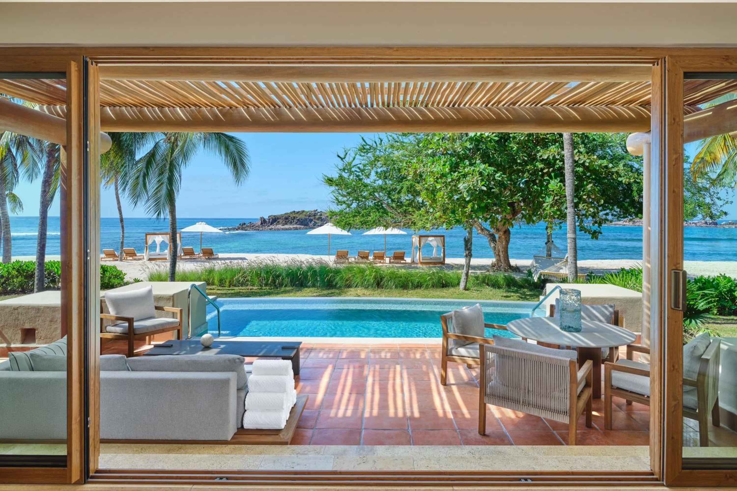 Luxury Villa, 1 Bedroom Villa, 1 King, Beachfront, Whirlpool - Photo 11