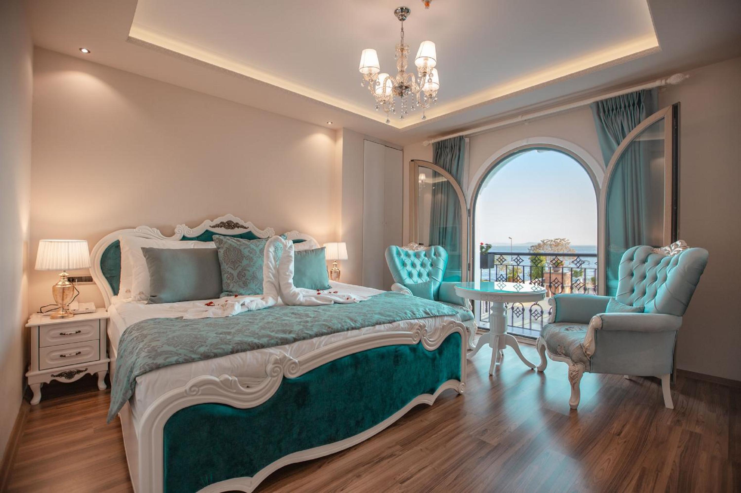 Deluxe Room with sea view- Free Shared Spa Access (Self use)
