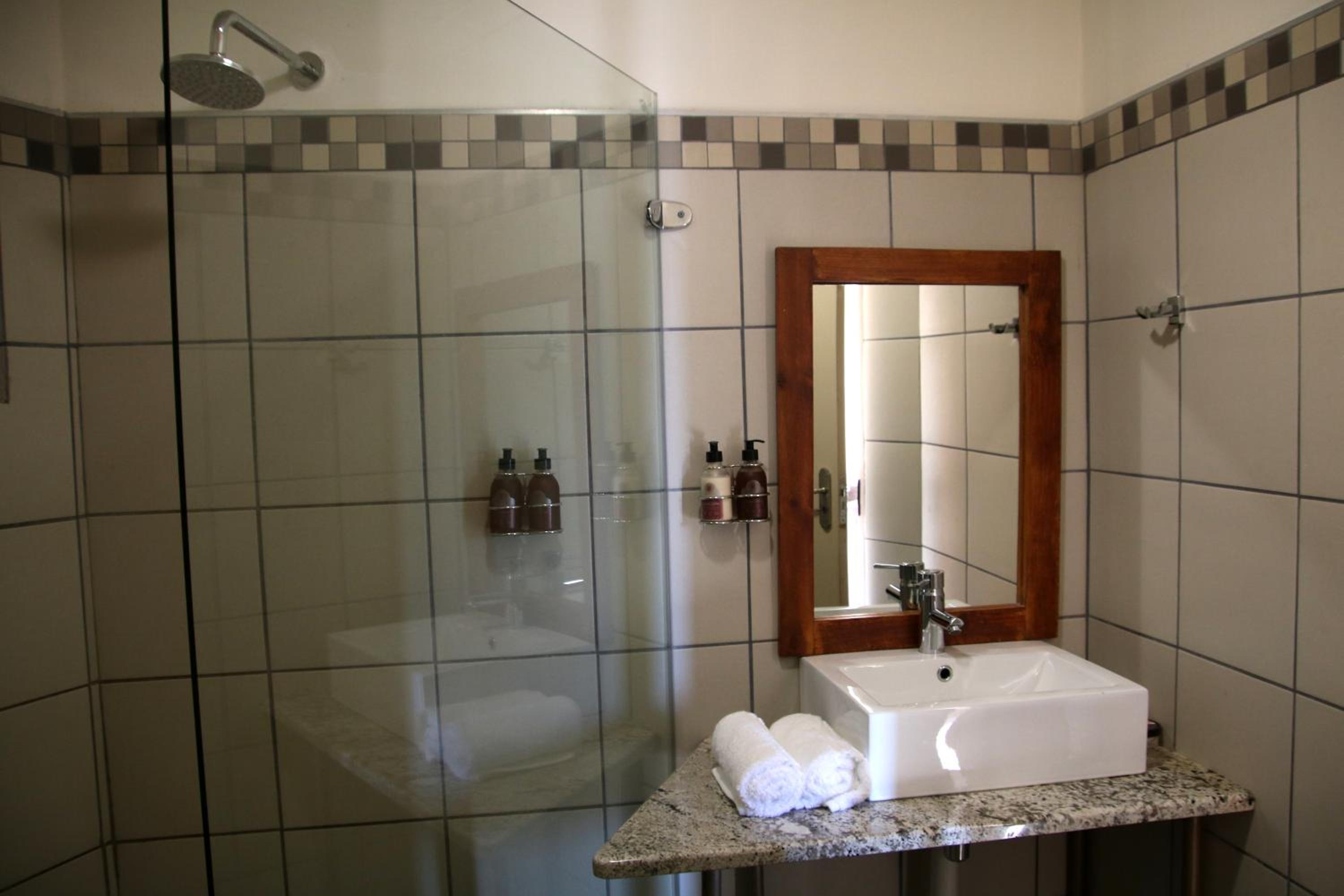 Deluxe Double or Twin Room with Mountain View - Photo 4