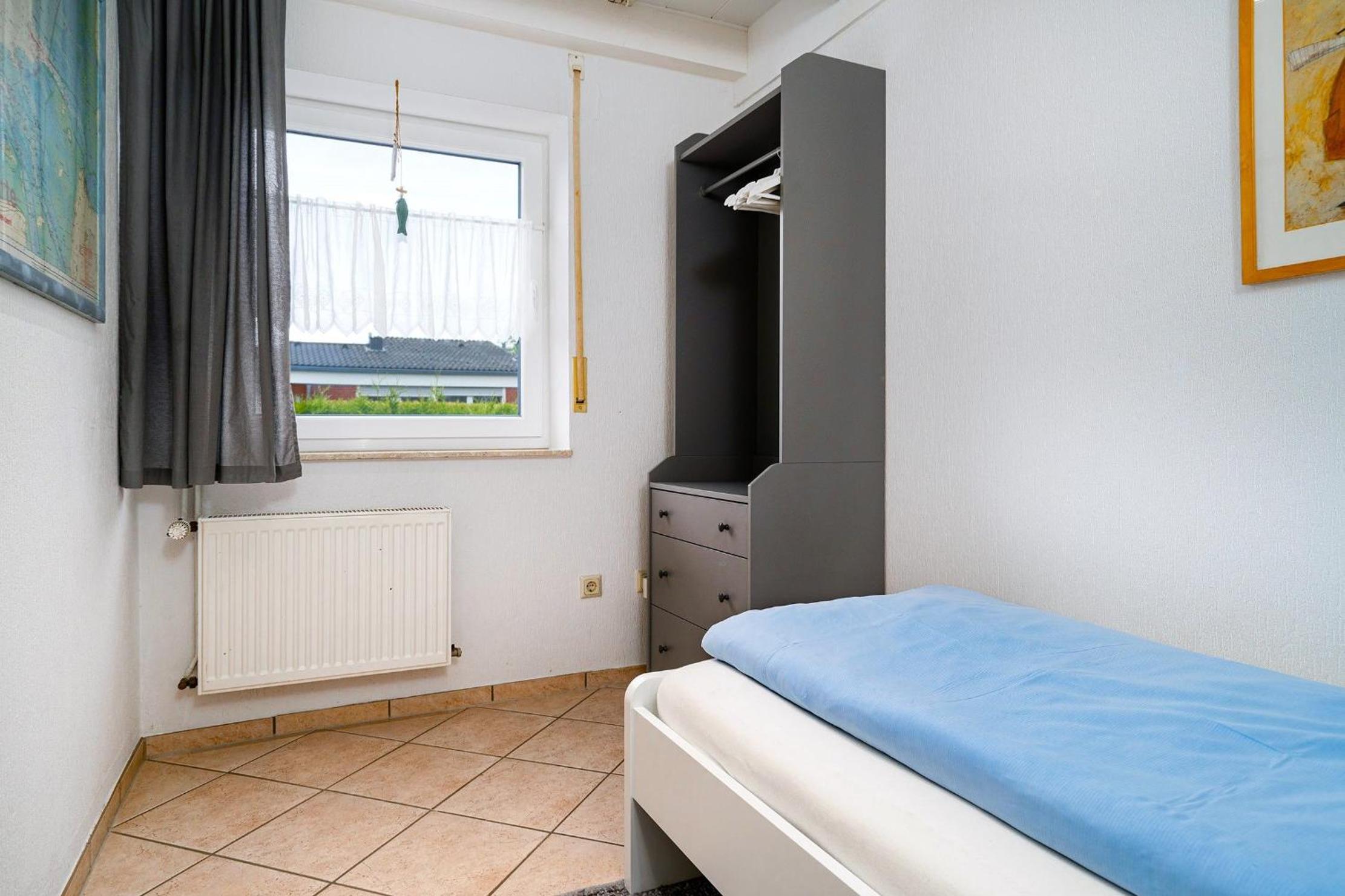 Three-Bedroom House photo 3