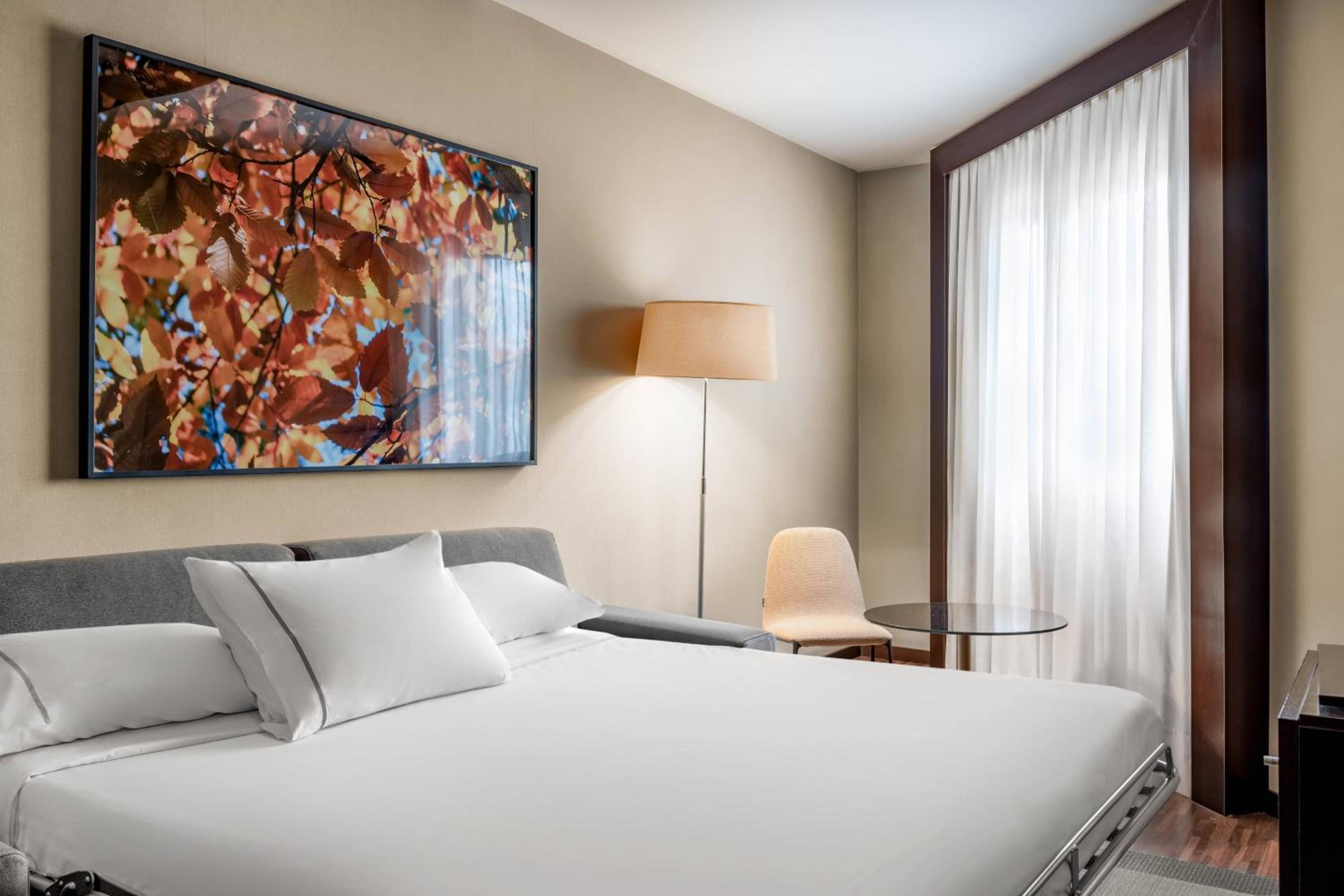 Junior Suite Room, Junior Suite, 1 King thumbnail 5