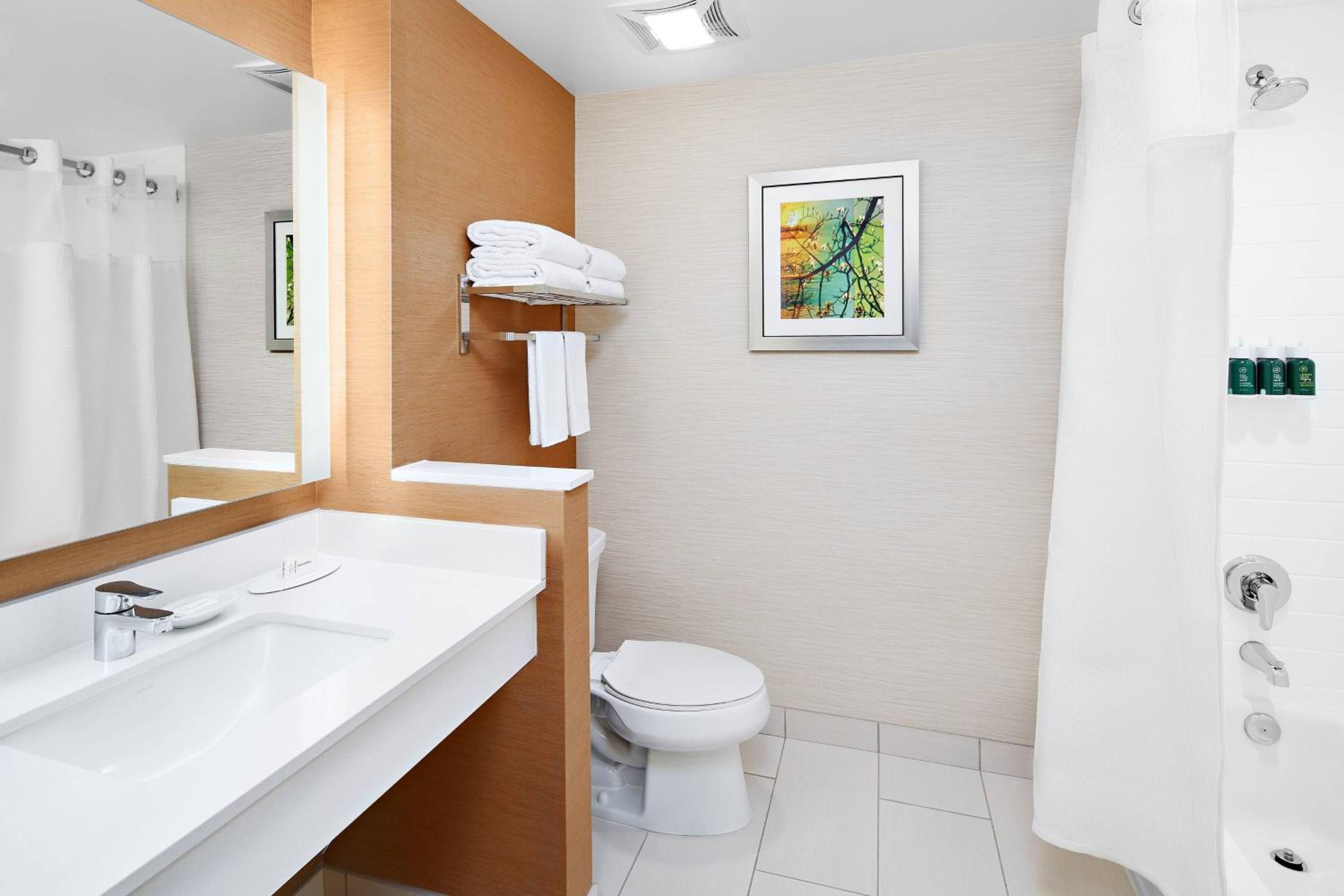 Queen Room with Two Queen Beds - Hearing Accessible photo 3