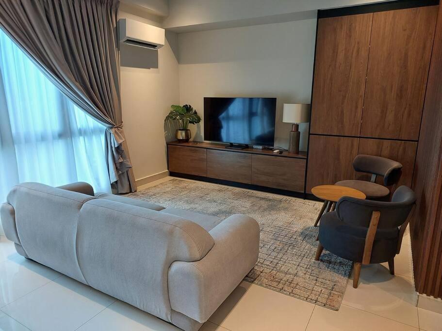 Three-Bedroom Apartment photo 1