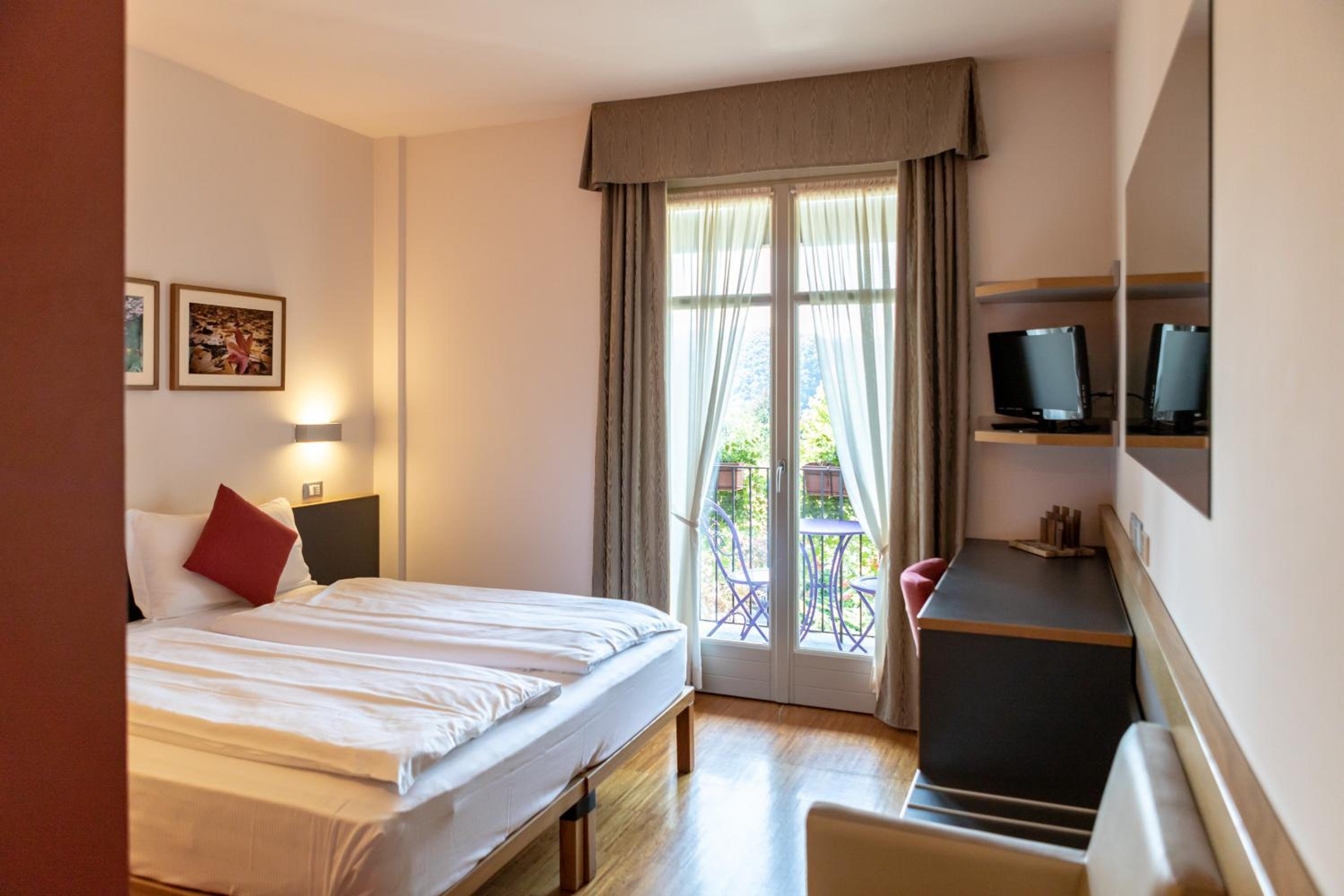 Double Room with Balcony photo 2