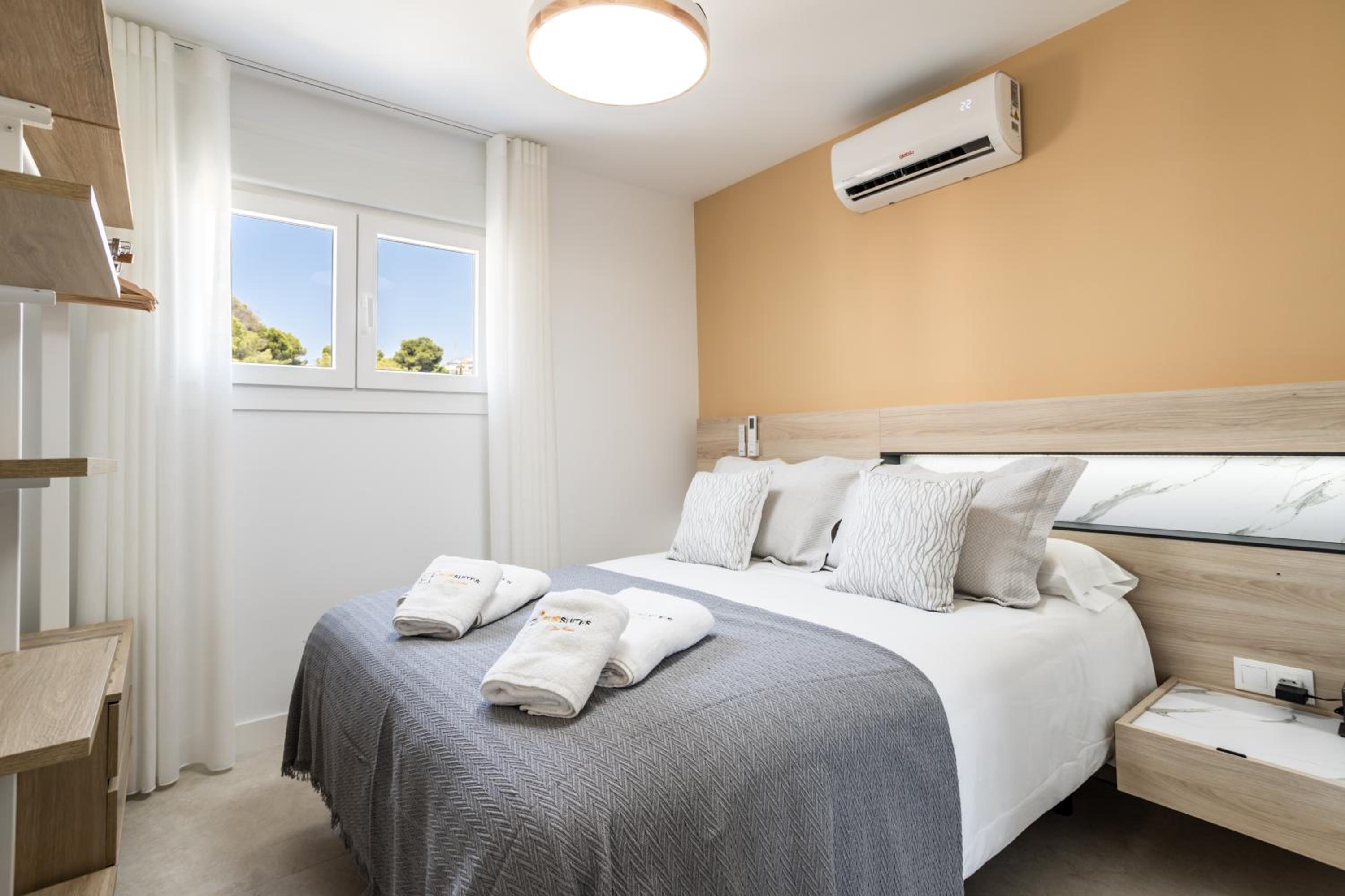 Apartamento de tres dormitorios con vista al agua