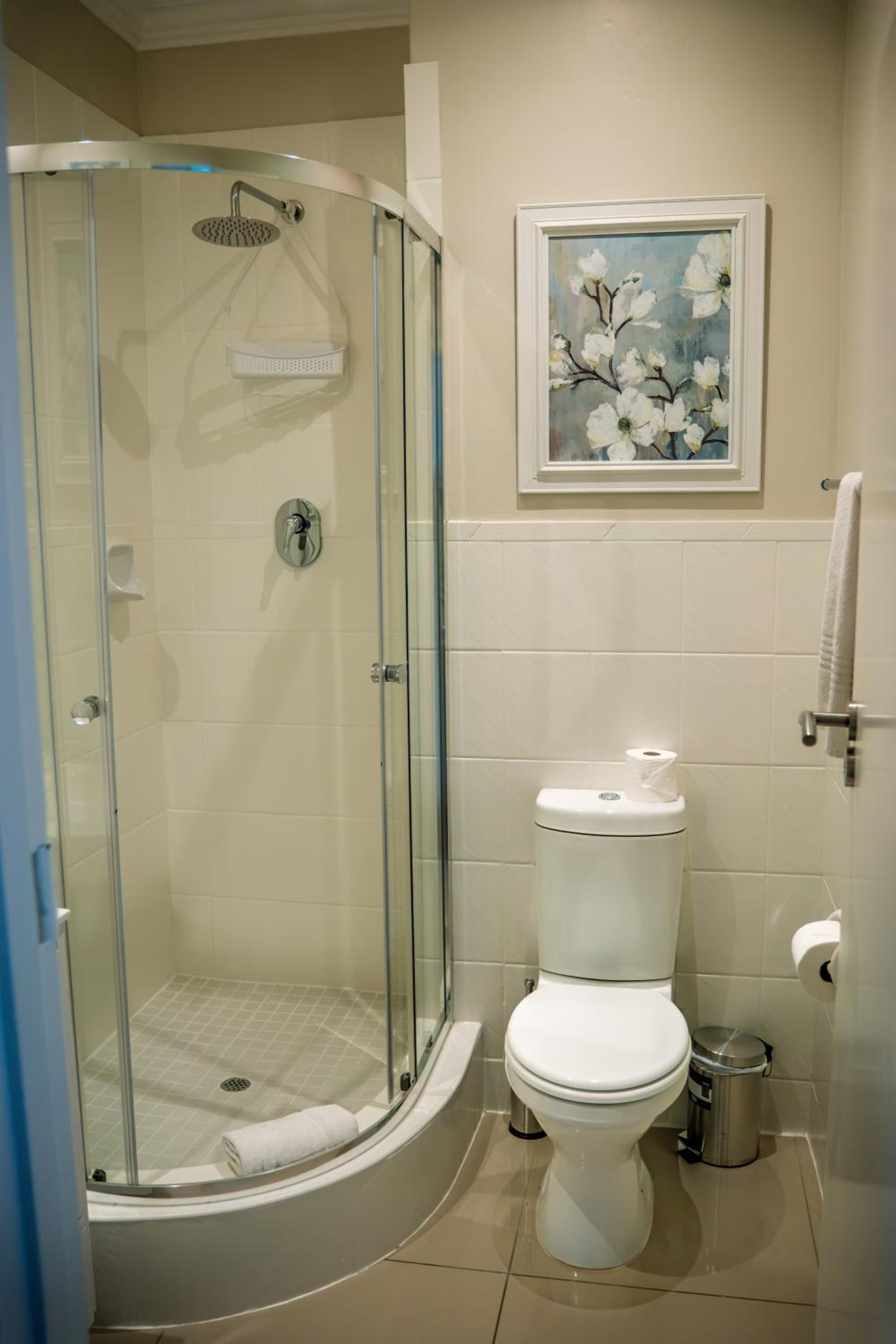 Two-Bedroom Deluxe Apartment - Photo 15