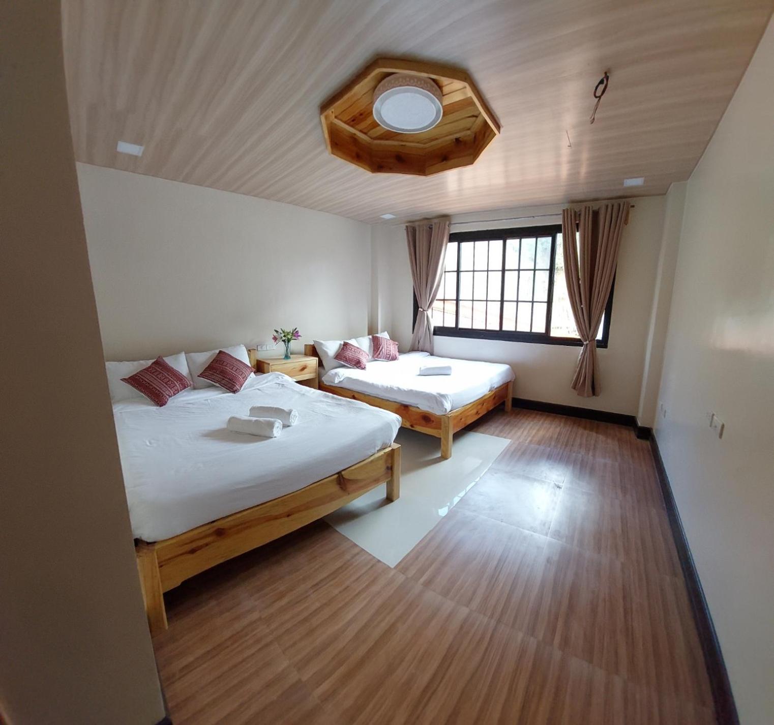 Quadruple Room with Private Bathroom photo 3