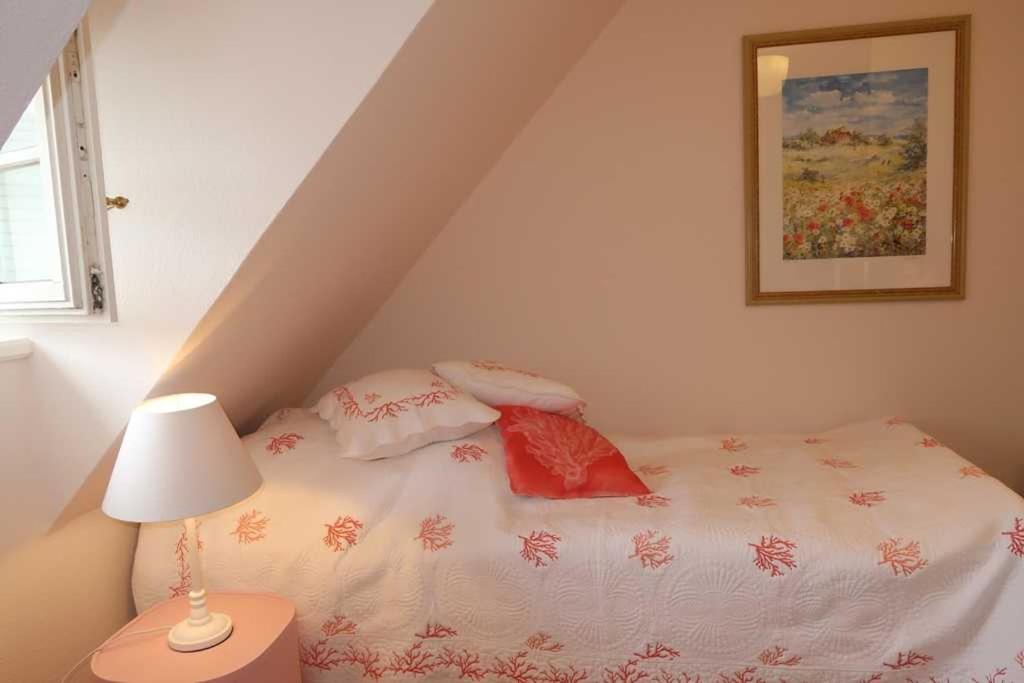 Two-Bedroom House photo 3