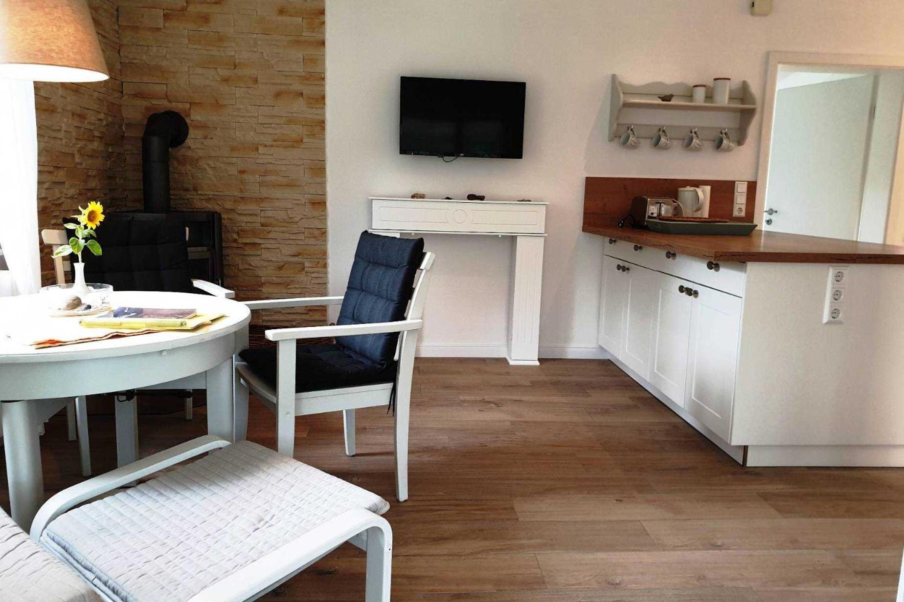 Two-Bedroom House photo 2