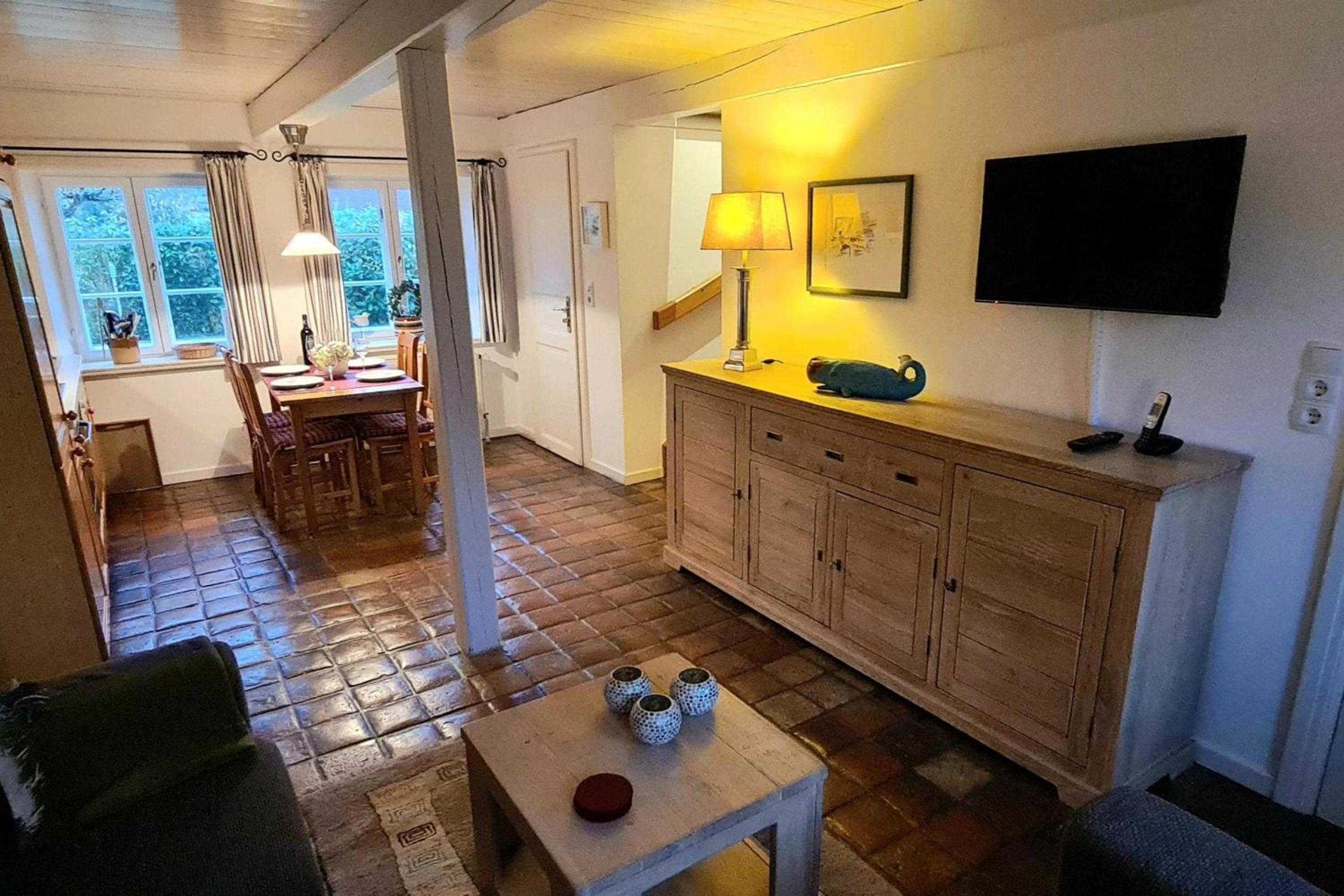 Two-Bedroom House photo 2
