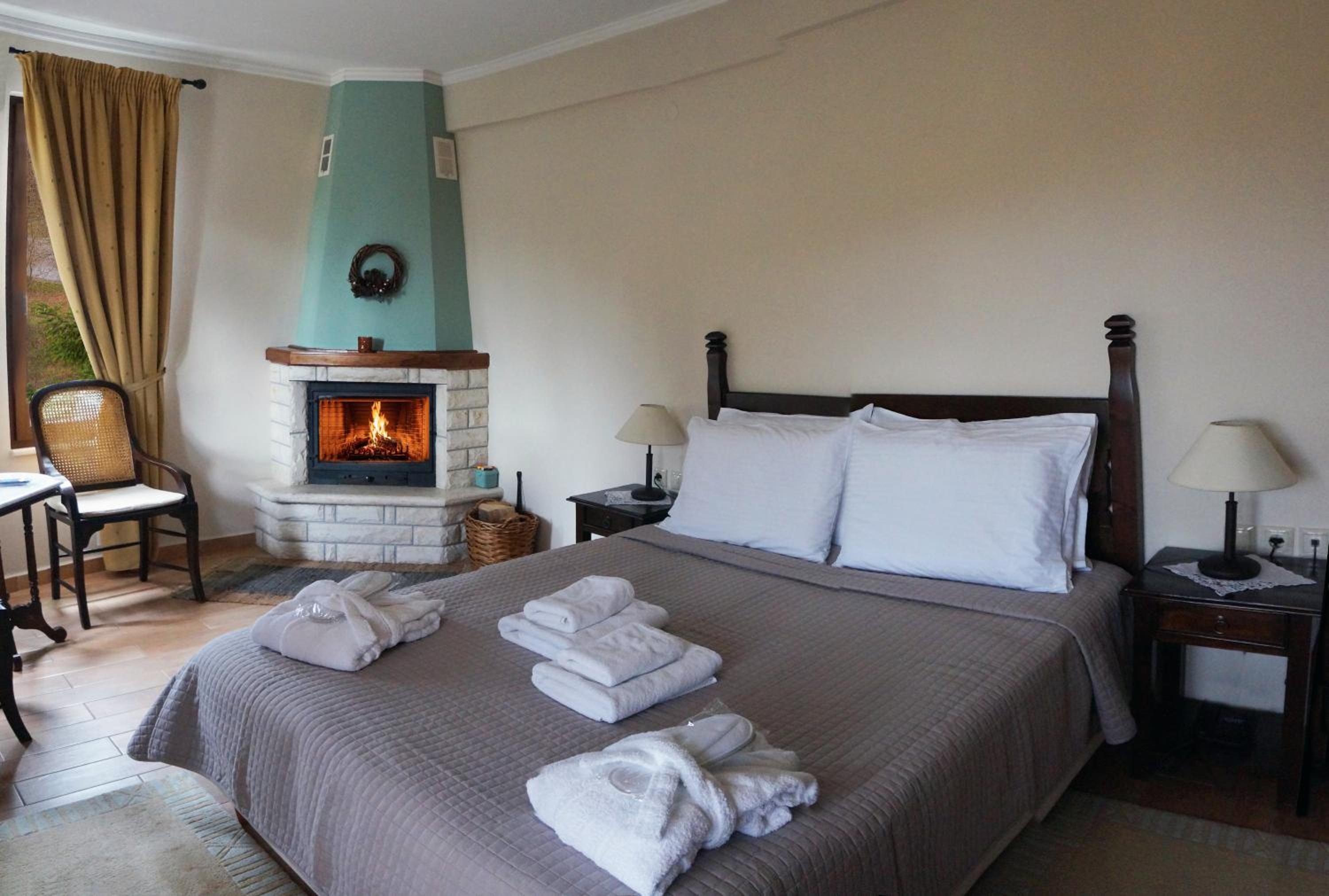 Deluxe Double or Twin Room with Fireplace - Photo 4