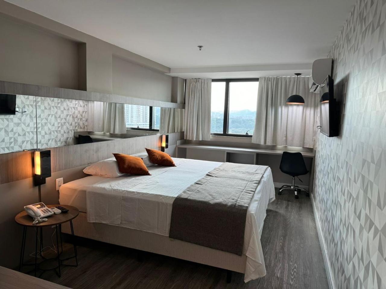 Deluxe Room - Photo 2