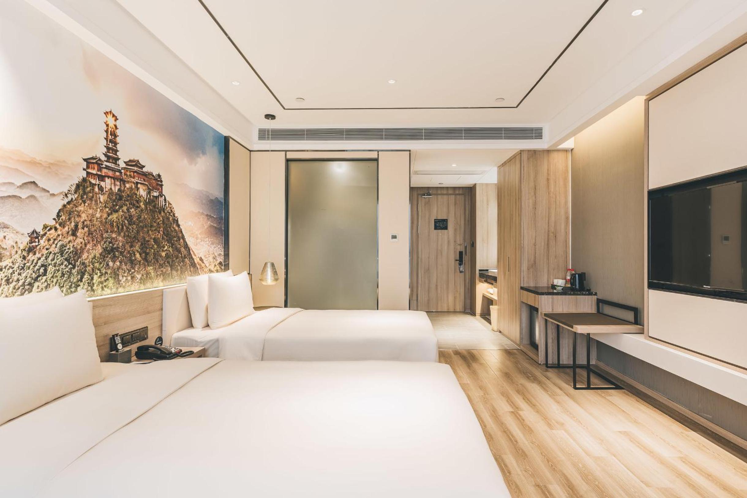Elegant Twin Room photo 1