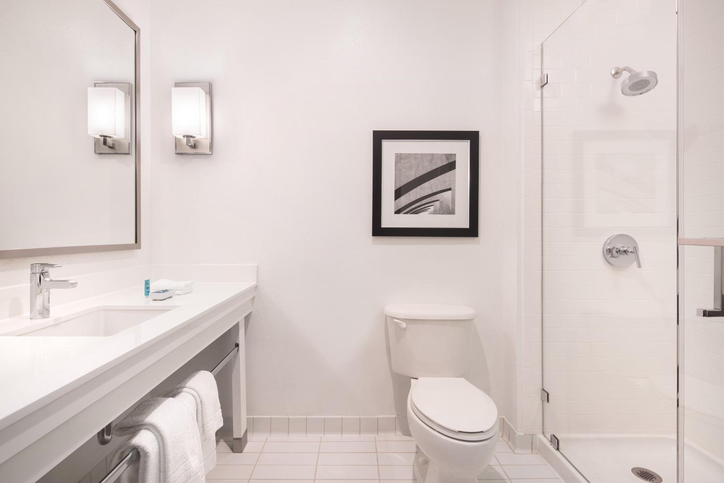 Aloft, Guest room, 1 King - Photo 11