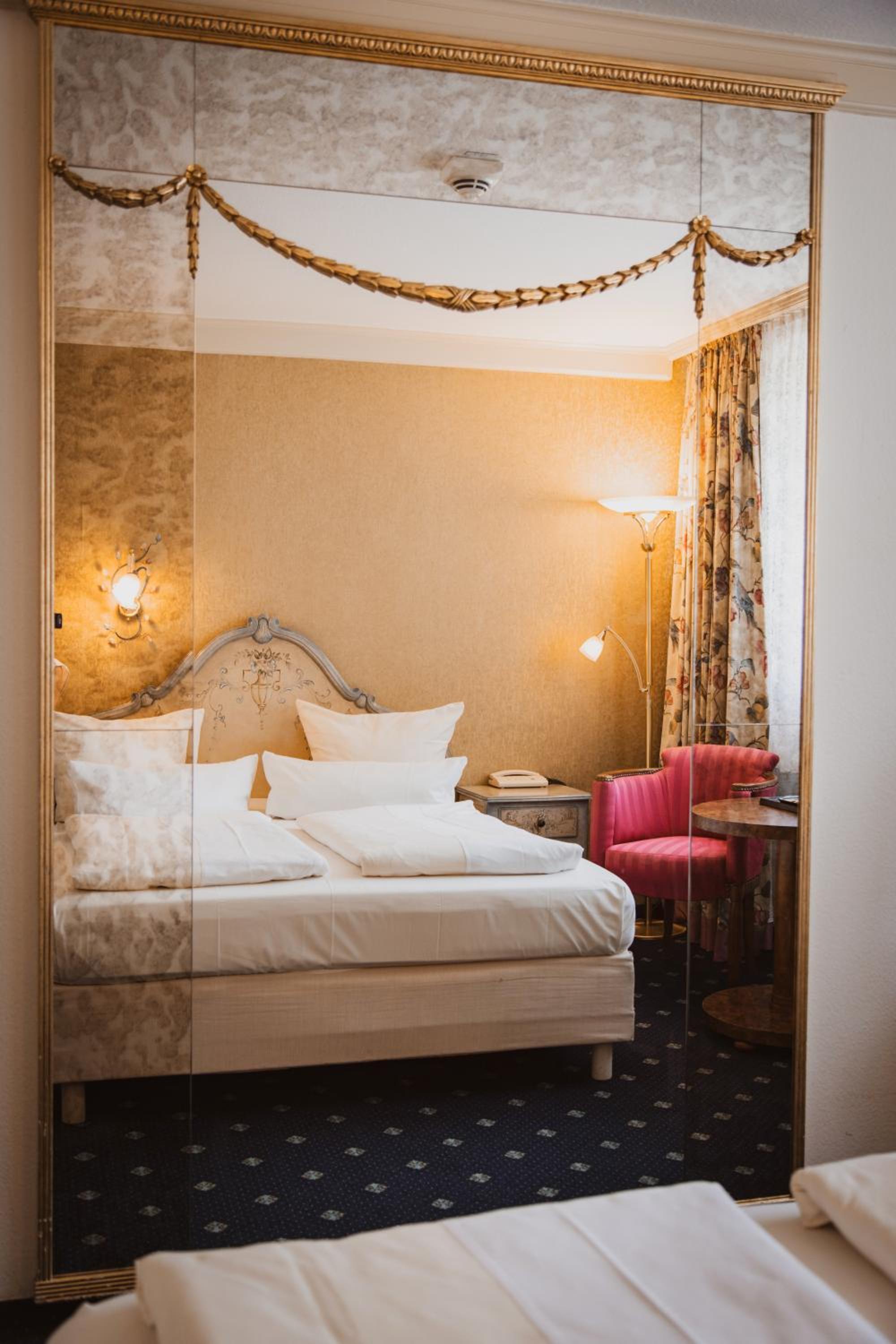 Comfort Queen Room photo 2