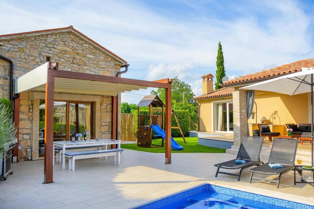 Three-Bedroom Villa photo 3