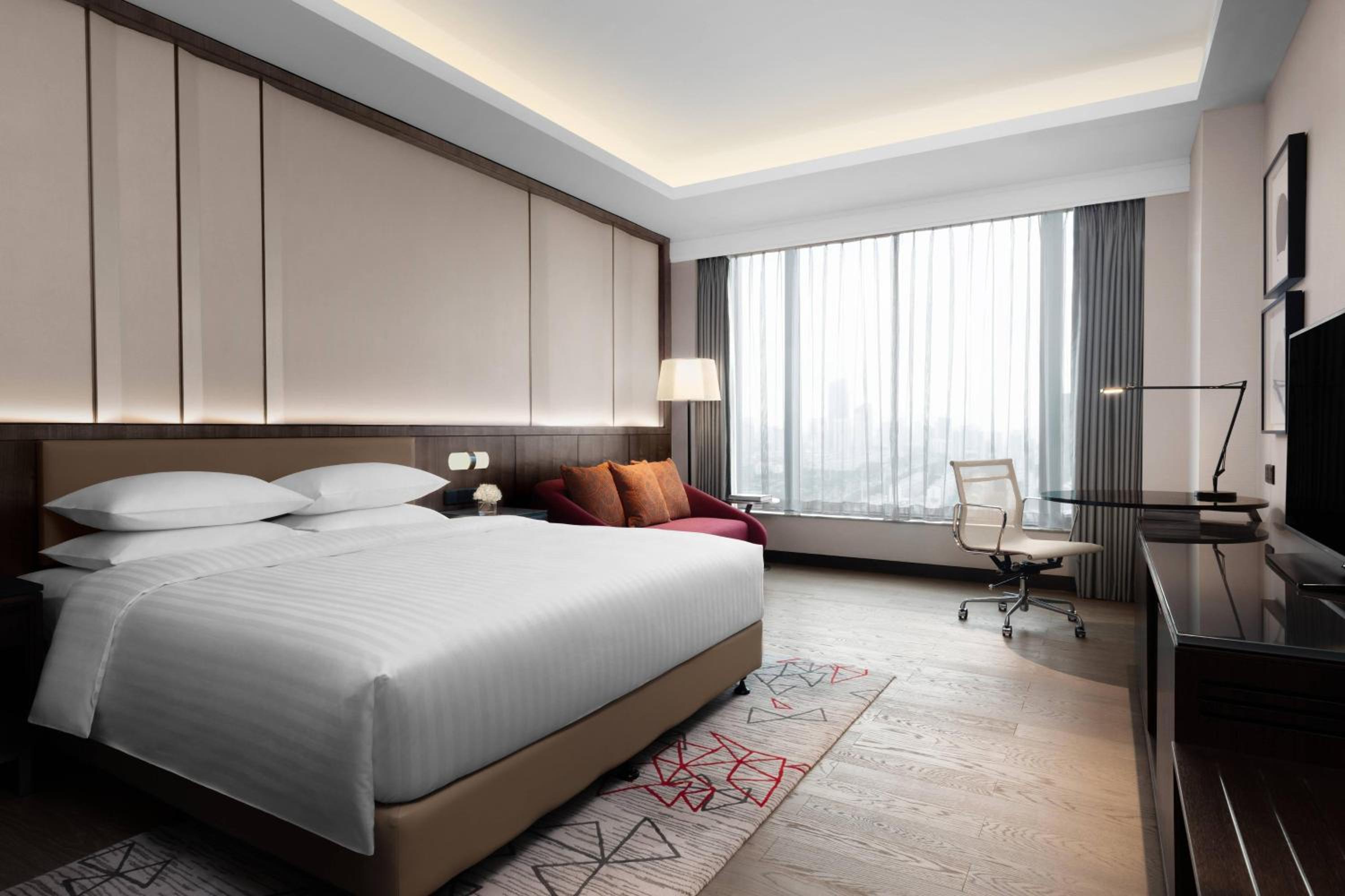 Executive King Room-Executive  lounge access - Photo 1