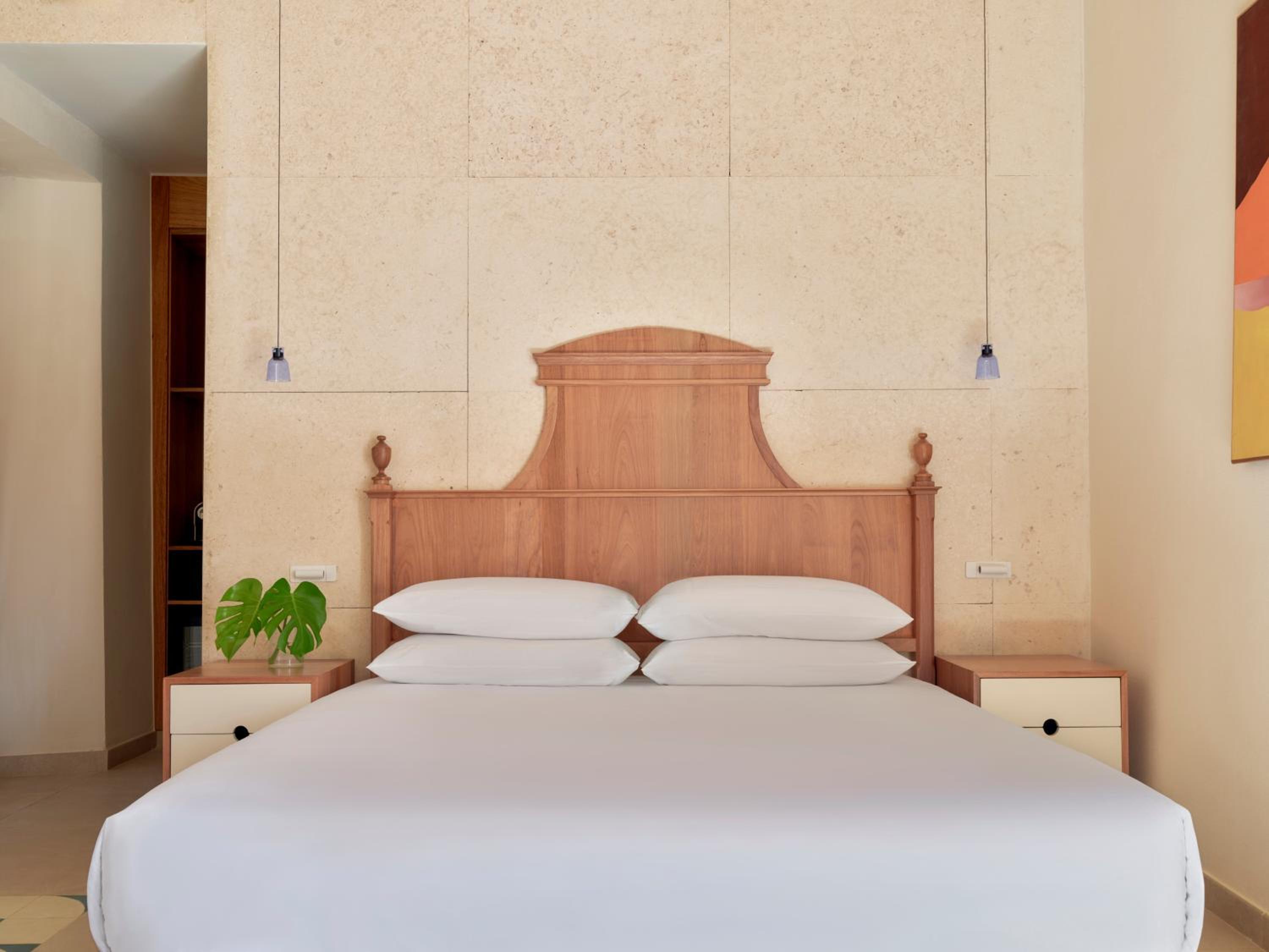 Colonial King Room - Photo 4
