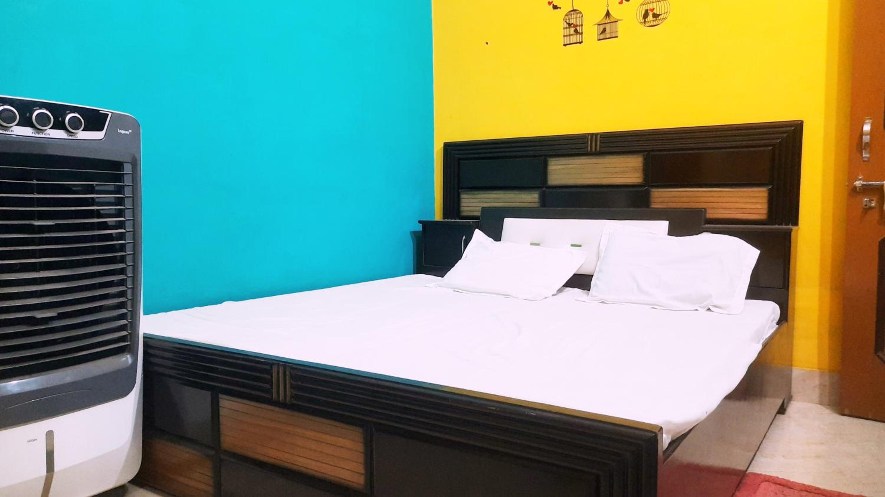 Deluxe Double Room (2 Adults + 1 Child) photo 1