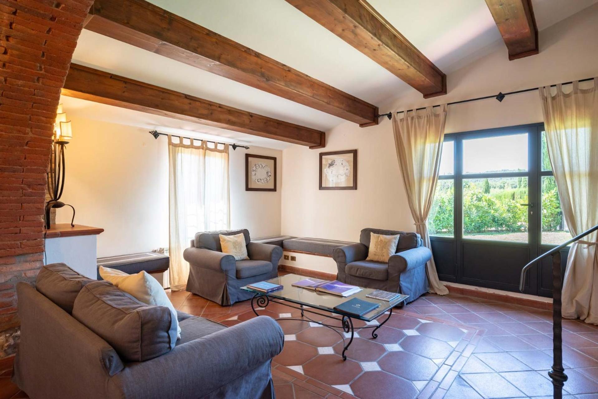 Maisonette photo 1