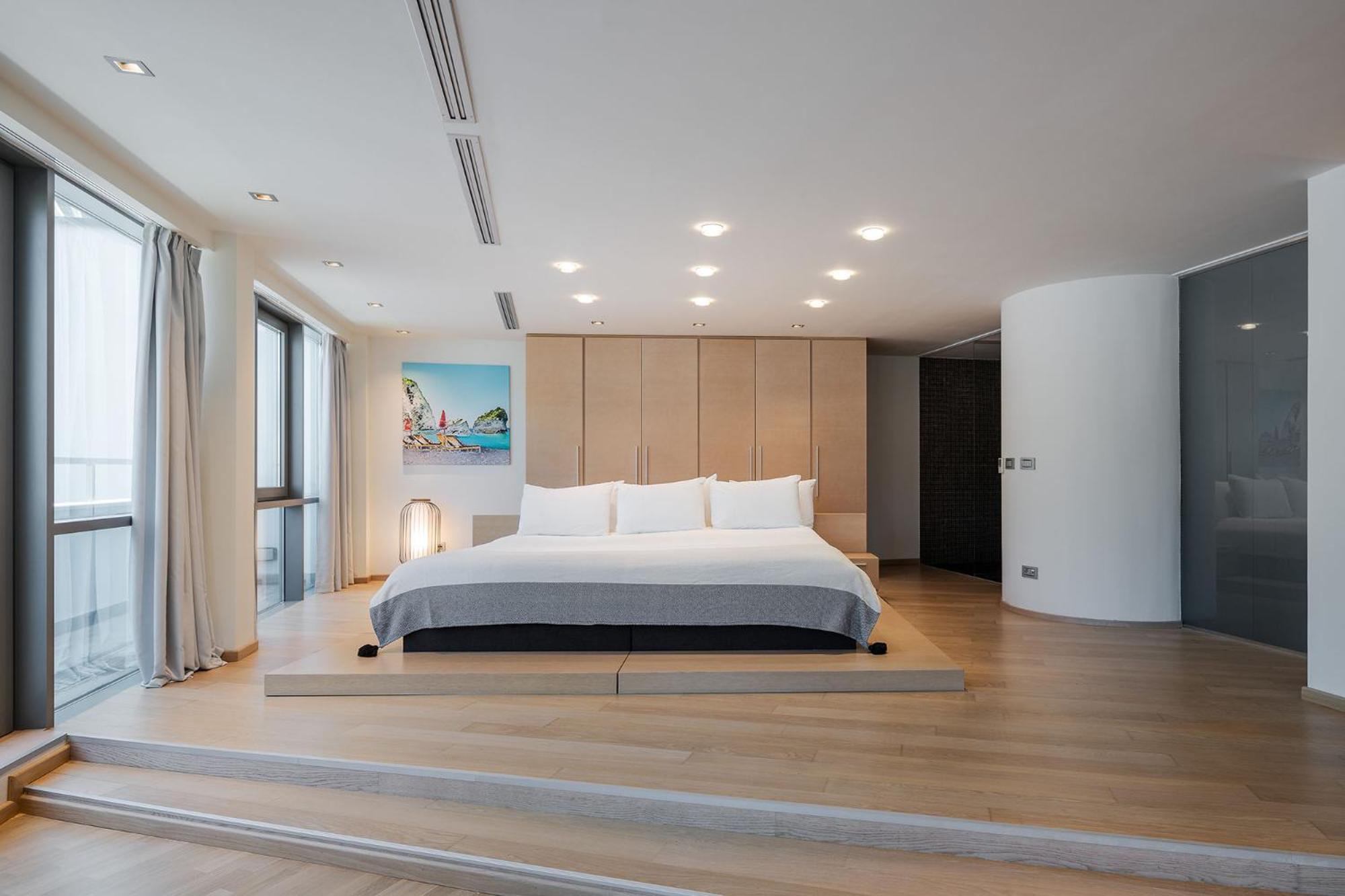 Royal Suite with Terrace, Hot tub and Panoramic View