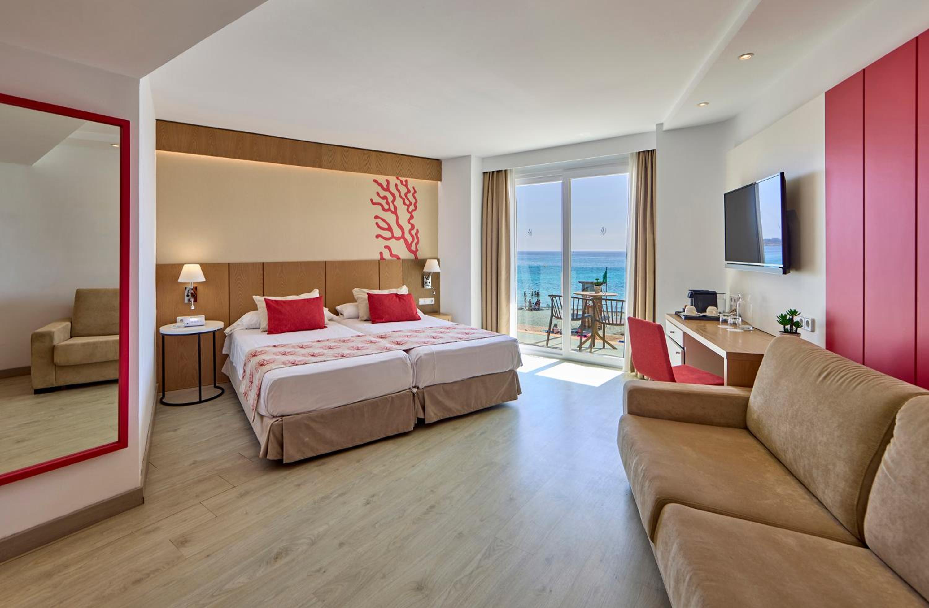 Superior Room with Frontal Sea Views