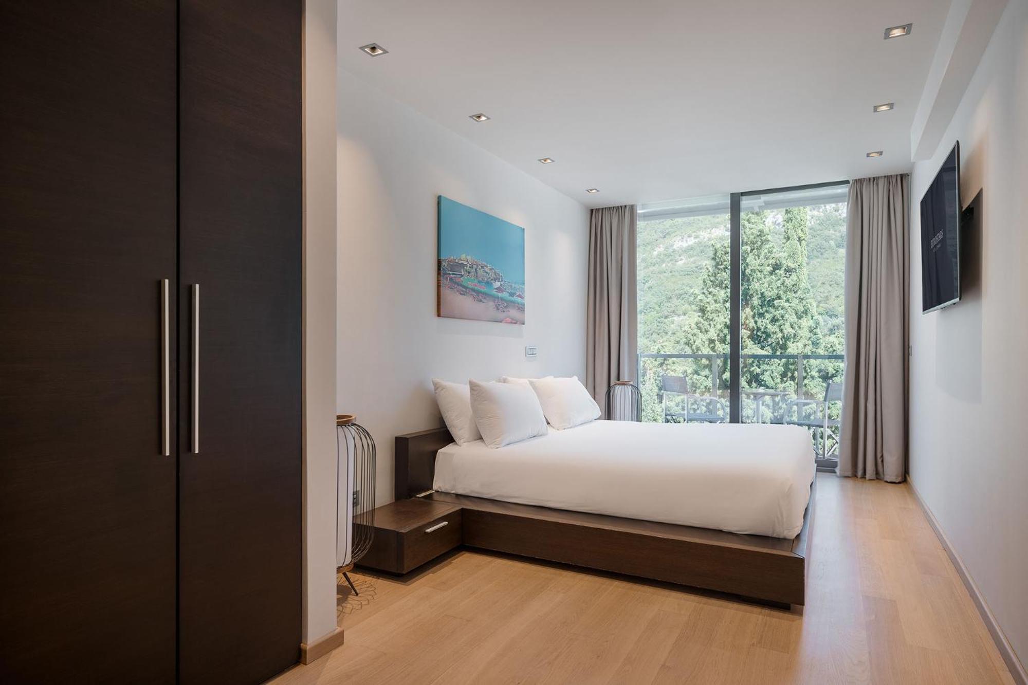 Presidential Suite with Terrace and Panoramic View