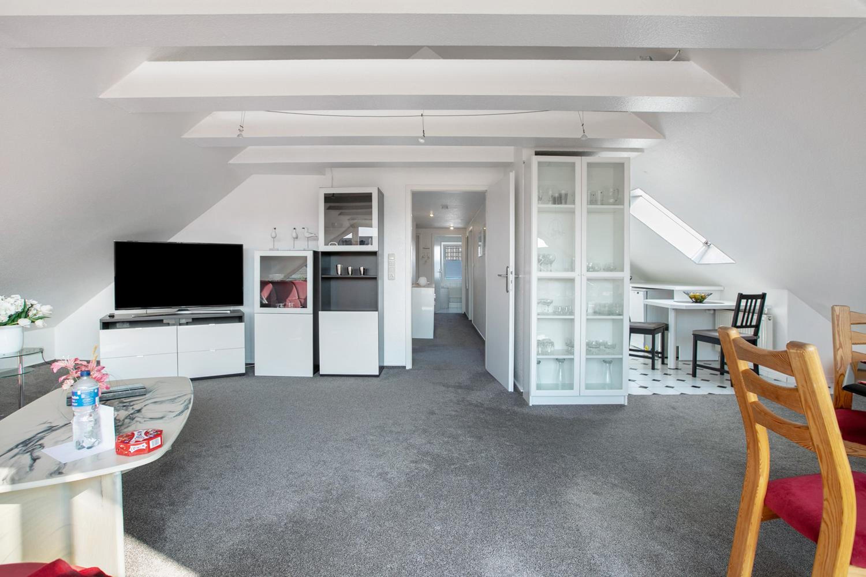 Two-Bedroom Superior Apartment photo 2