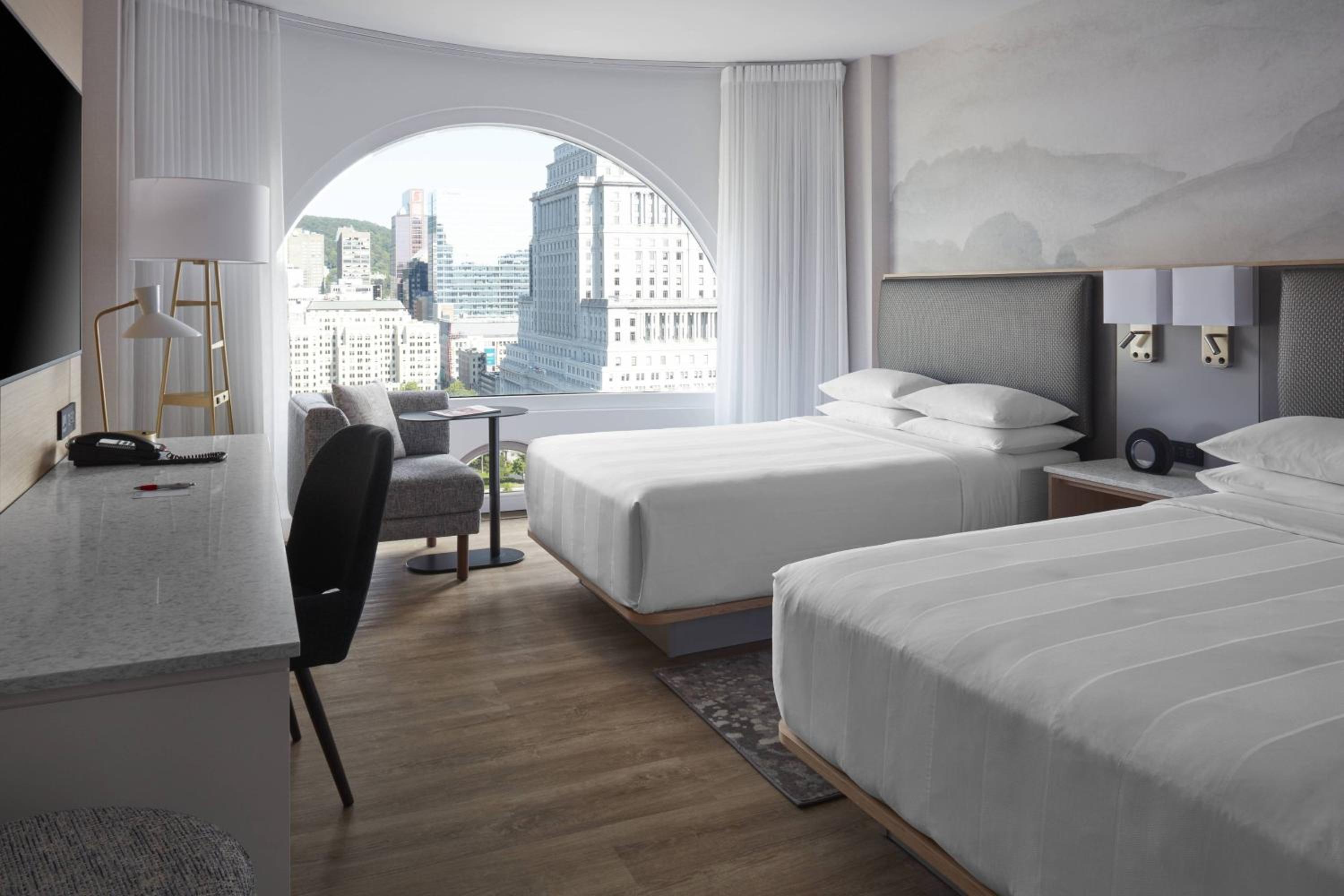 Double Room with Two Double Beds - Park View - Photo 8