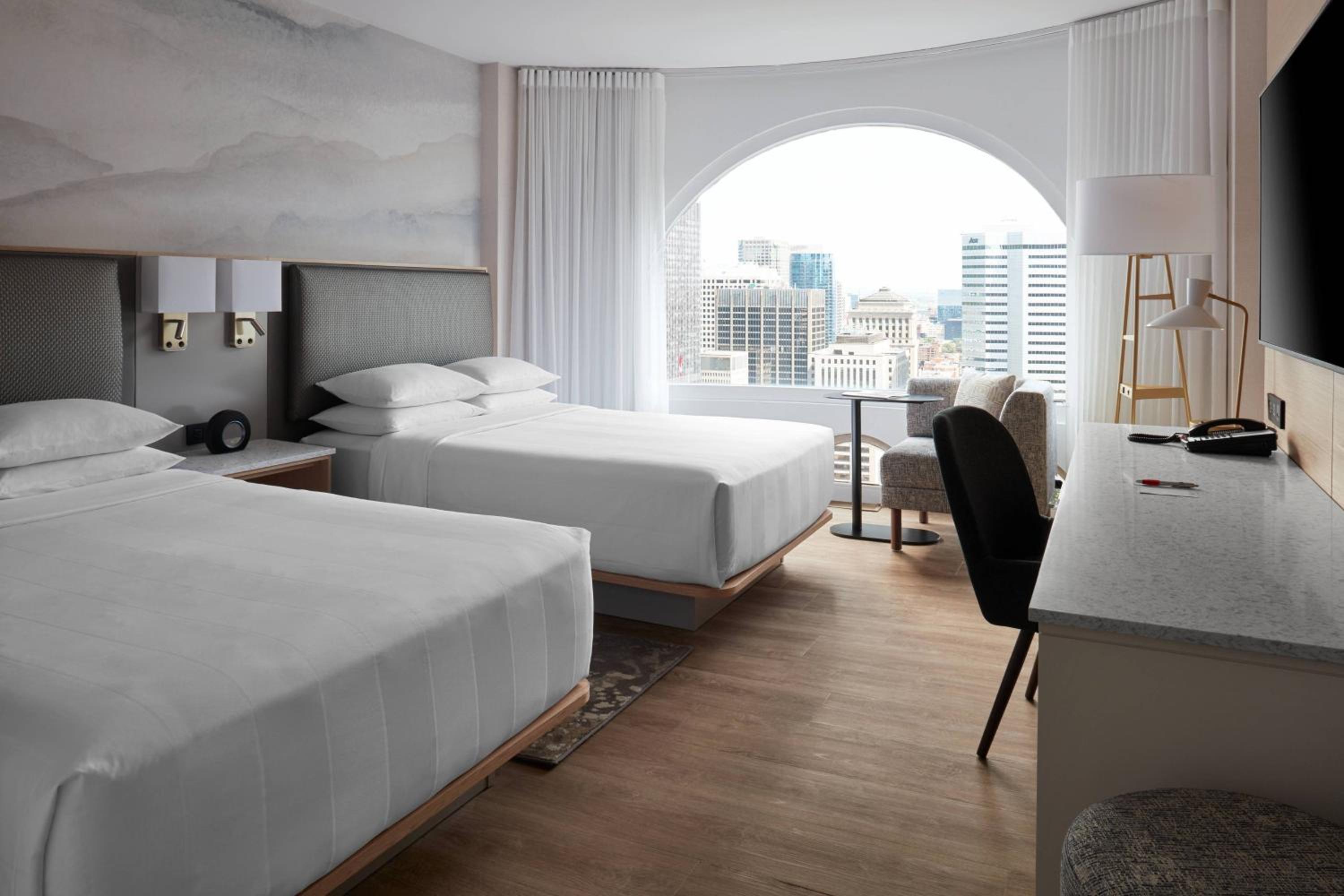 Guest Room with Two Double Beds - City View - Photo 3