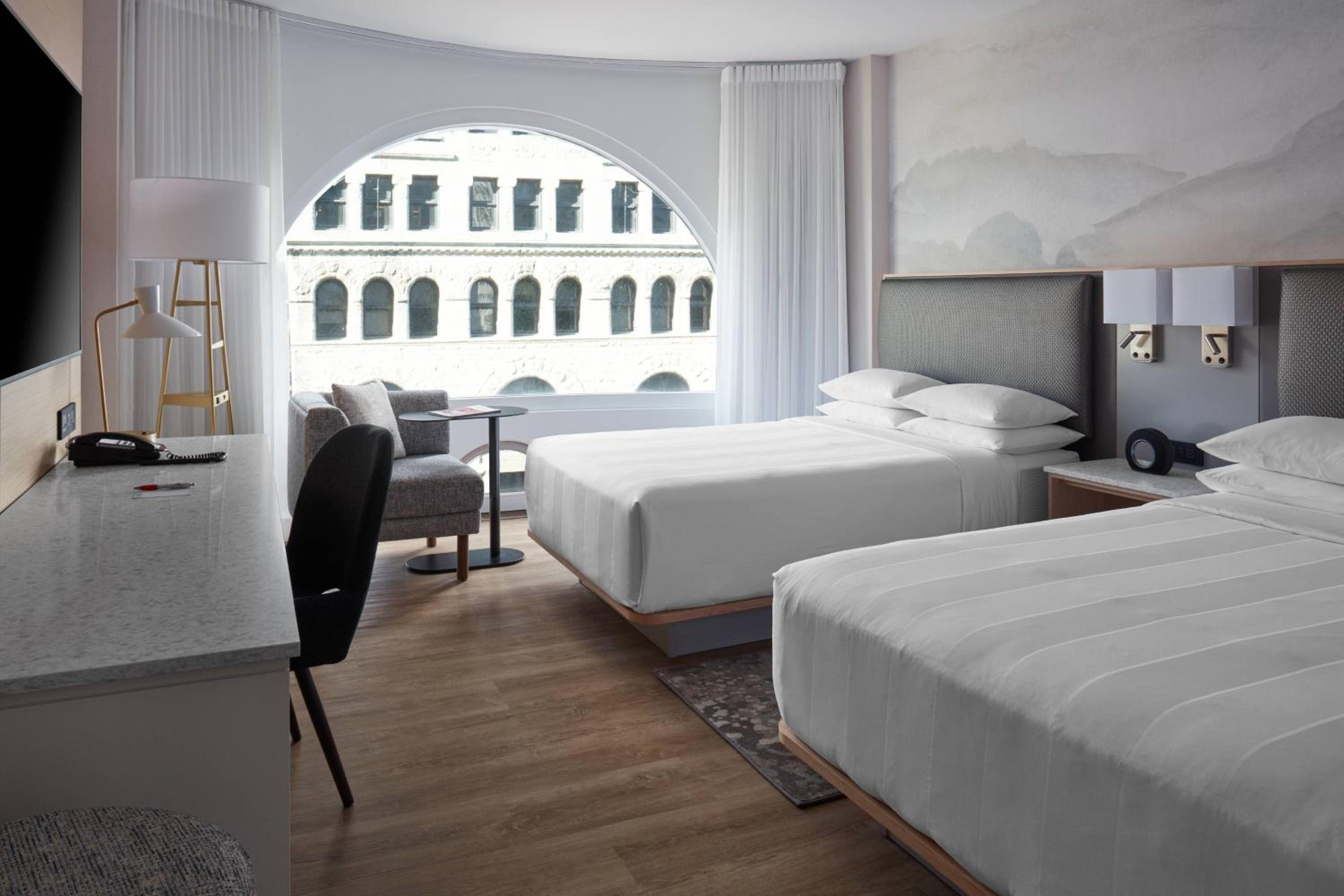 Guest Room with Two Double Beds - City View - Photo 5