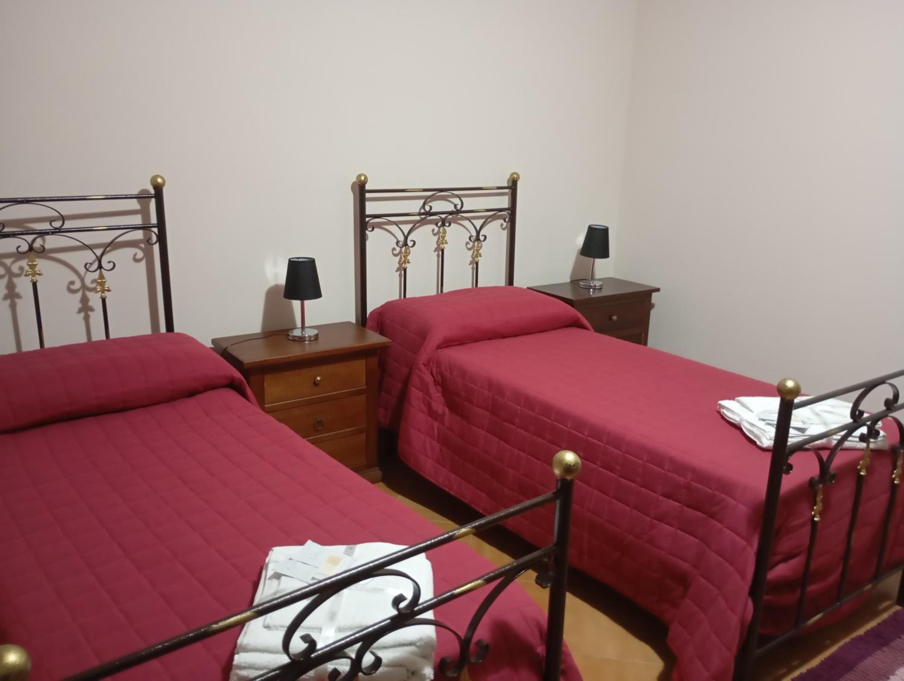 Large Double Or Twin Room photo 1