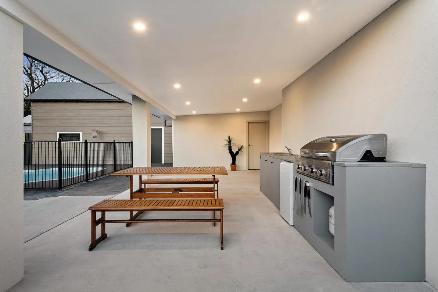 Three-Bedroom House photo 2