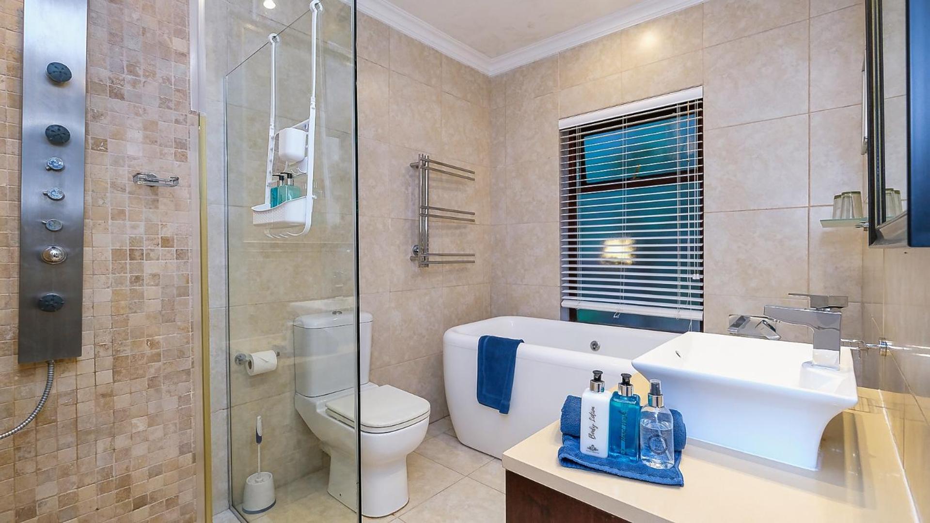 Luxury Room - Sea Facing photo 2
