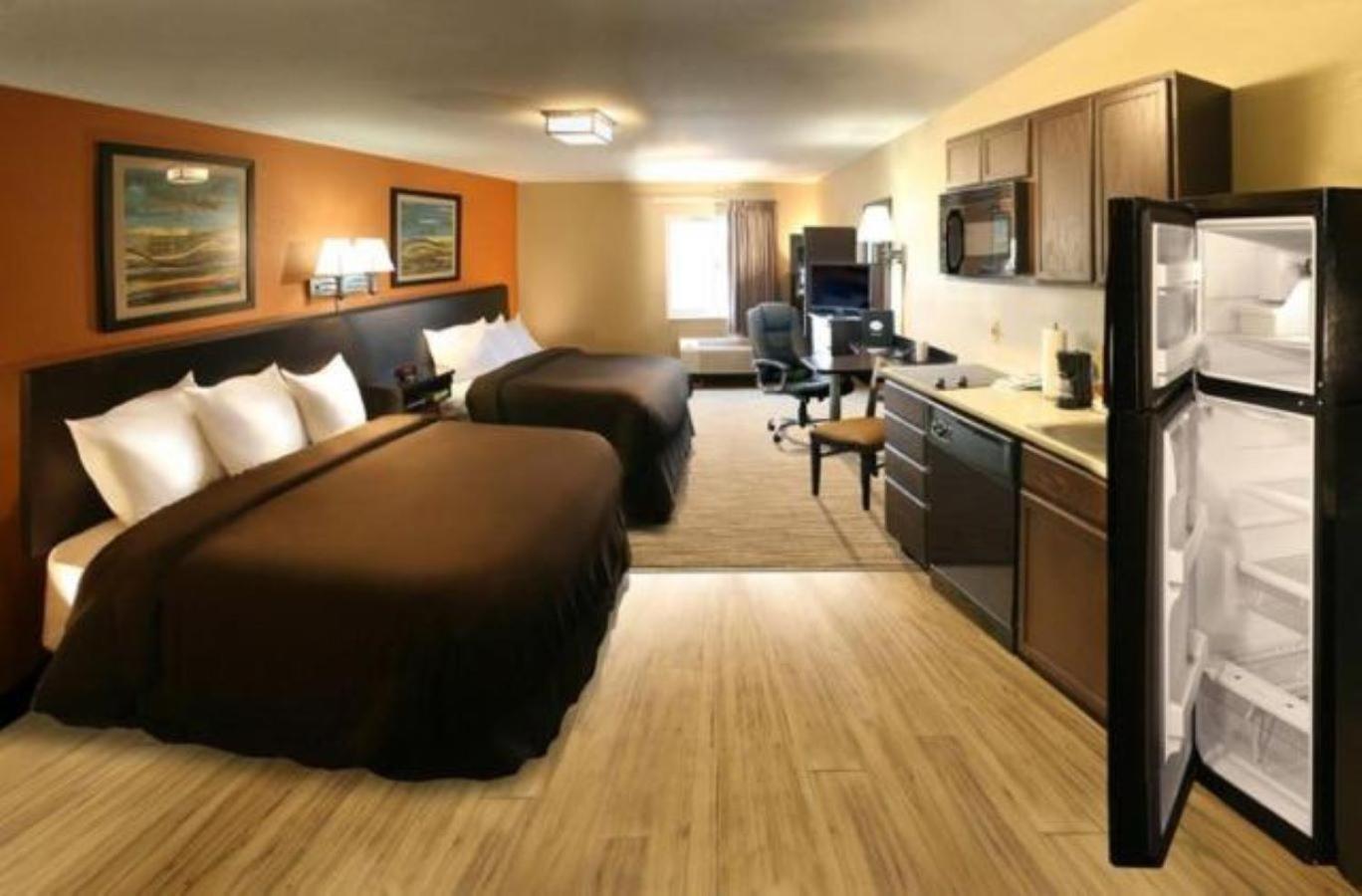 Efficiency Queen Room with Two Queen Beds - Non Smoking photo 2