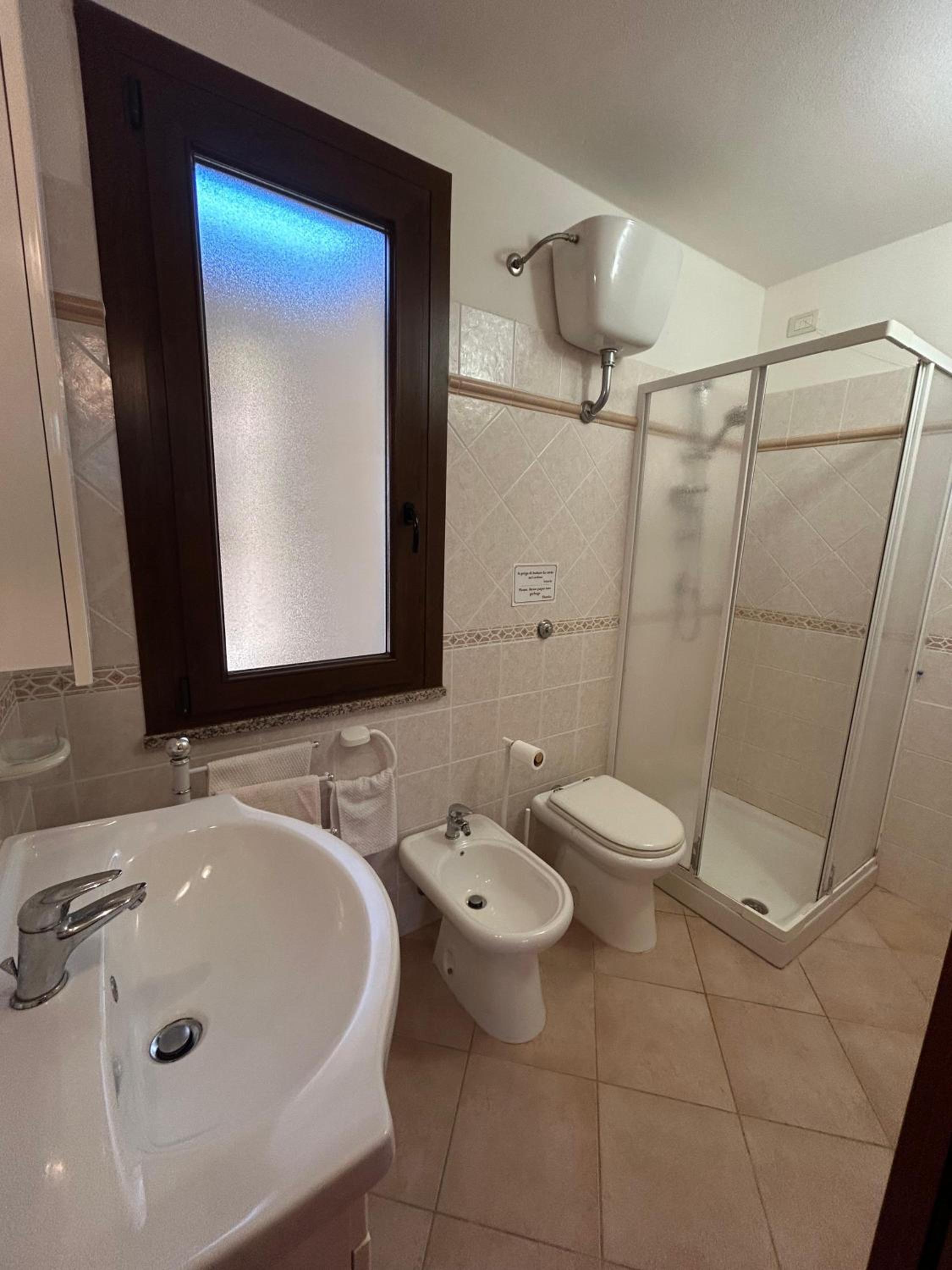 Three-Bedroom Standard Apartment photo 2