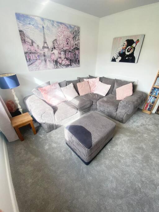 Three-Bedroom House photo 2