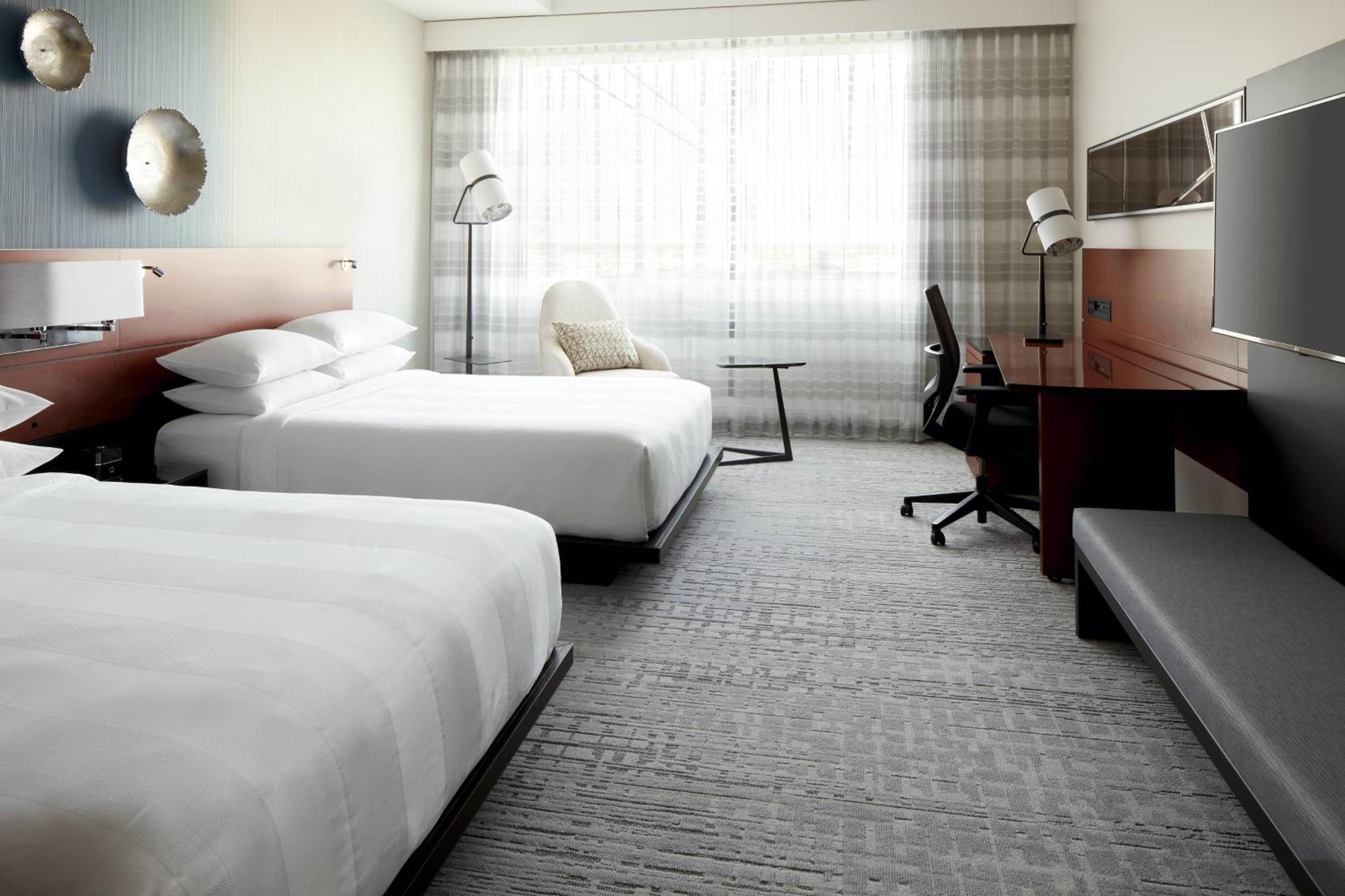 Deluxe, Guest room, 2 Queen - Photo 1