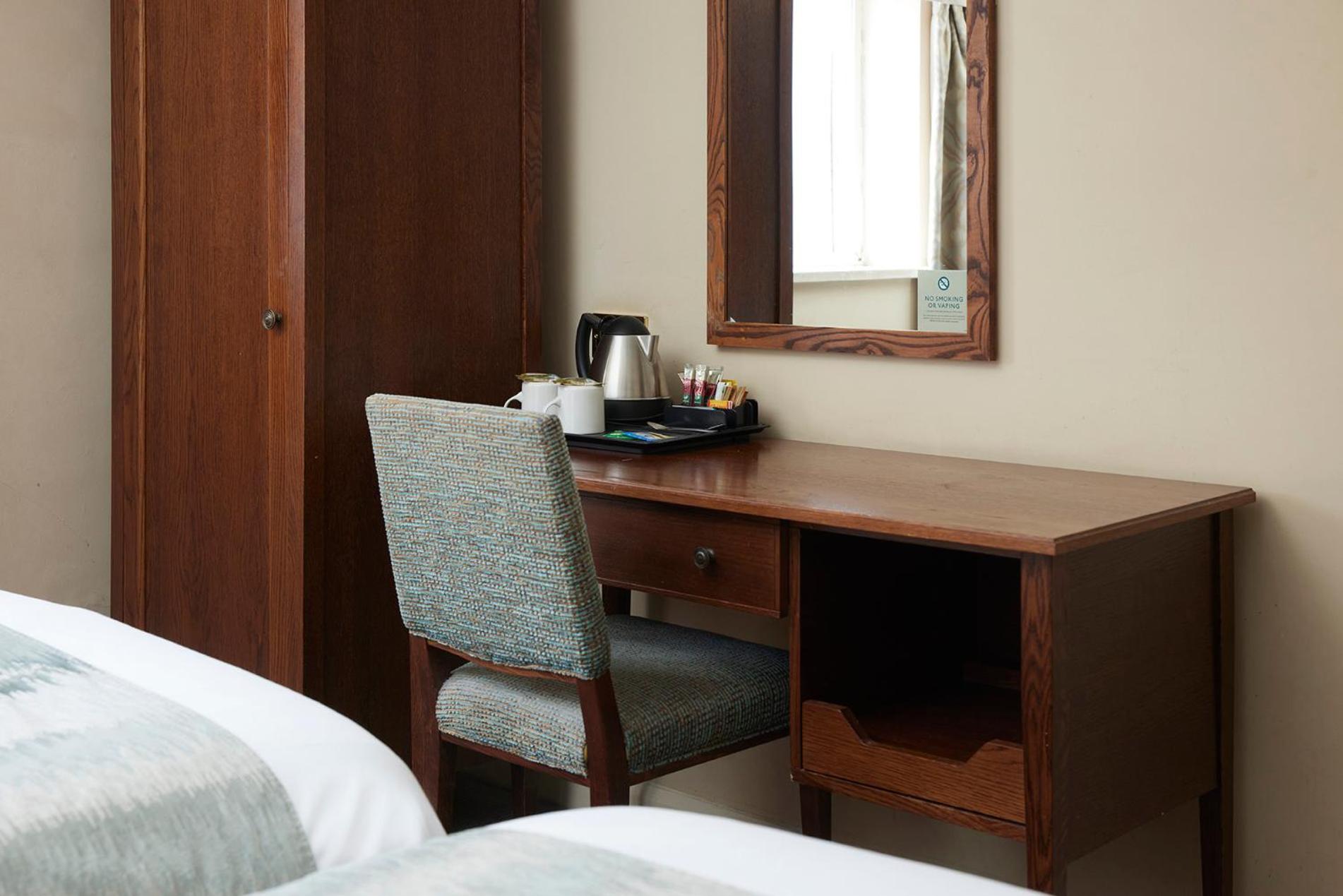 Twin Room - Photo 3