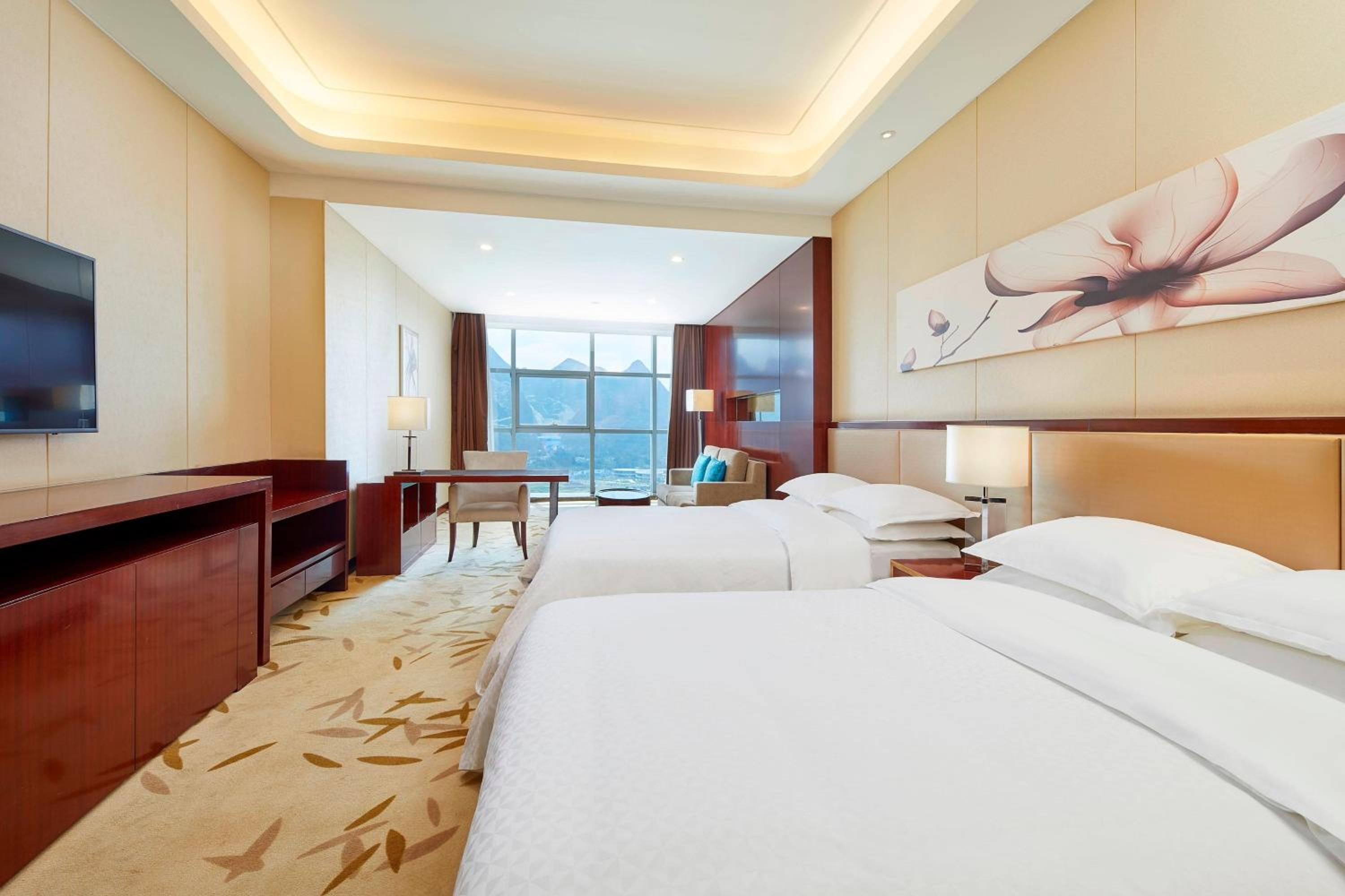 Deluxe Twin, Larger Guest room, 1 Double, Mountain view