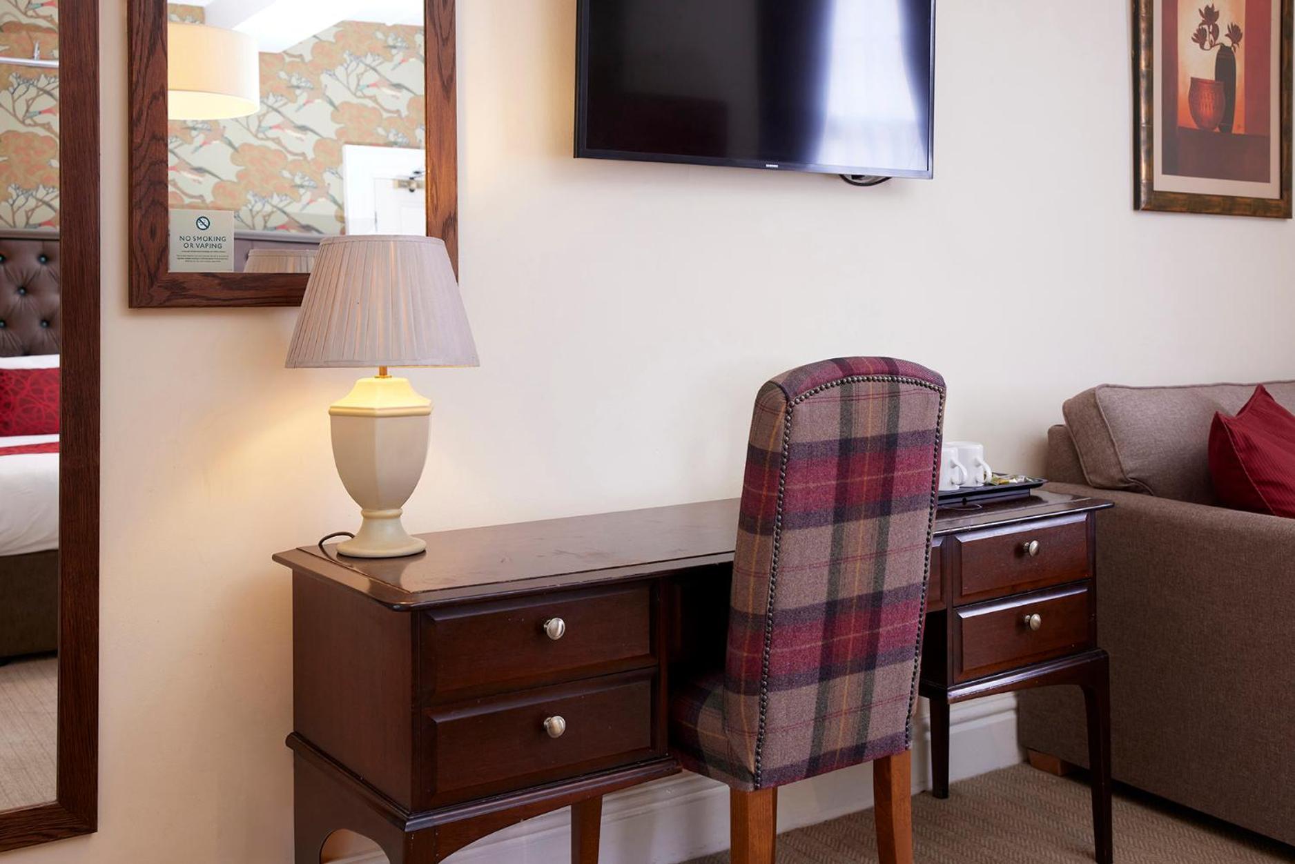 Family Room (2 Adults + 2 Children) - Photo 6