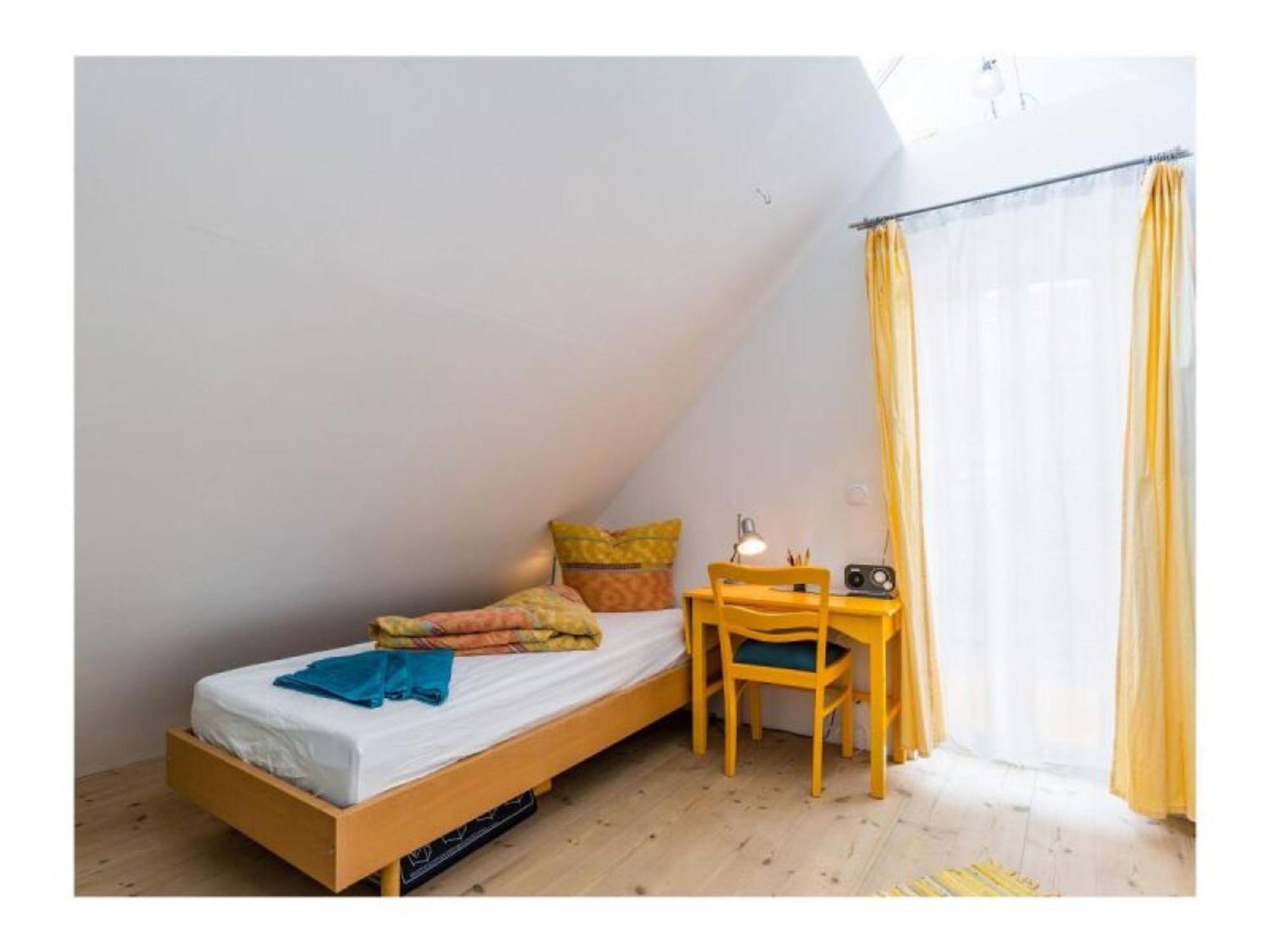 Three-Bedroom House photo 3