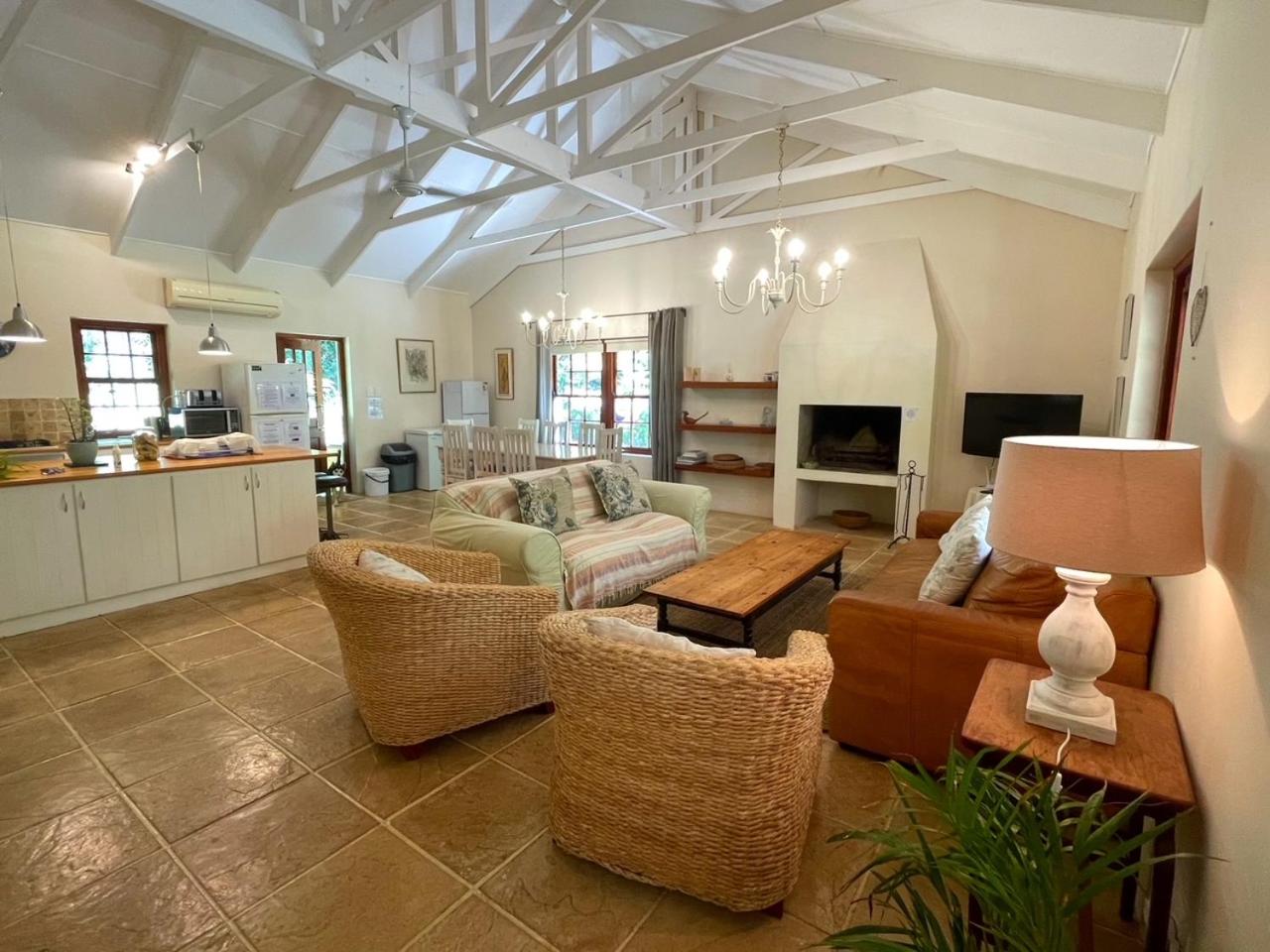 Villa photo 1